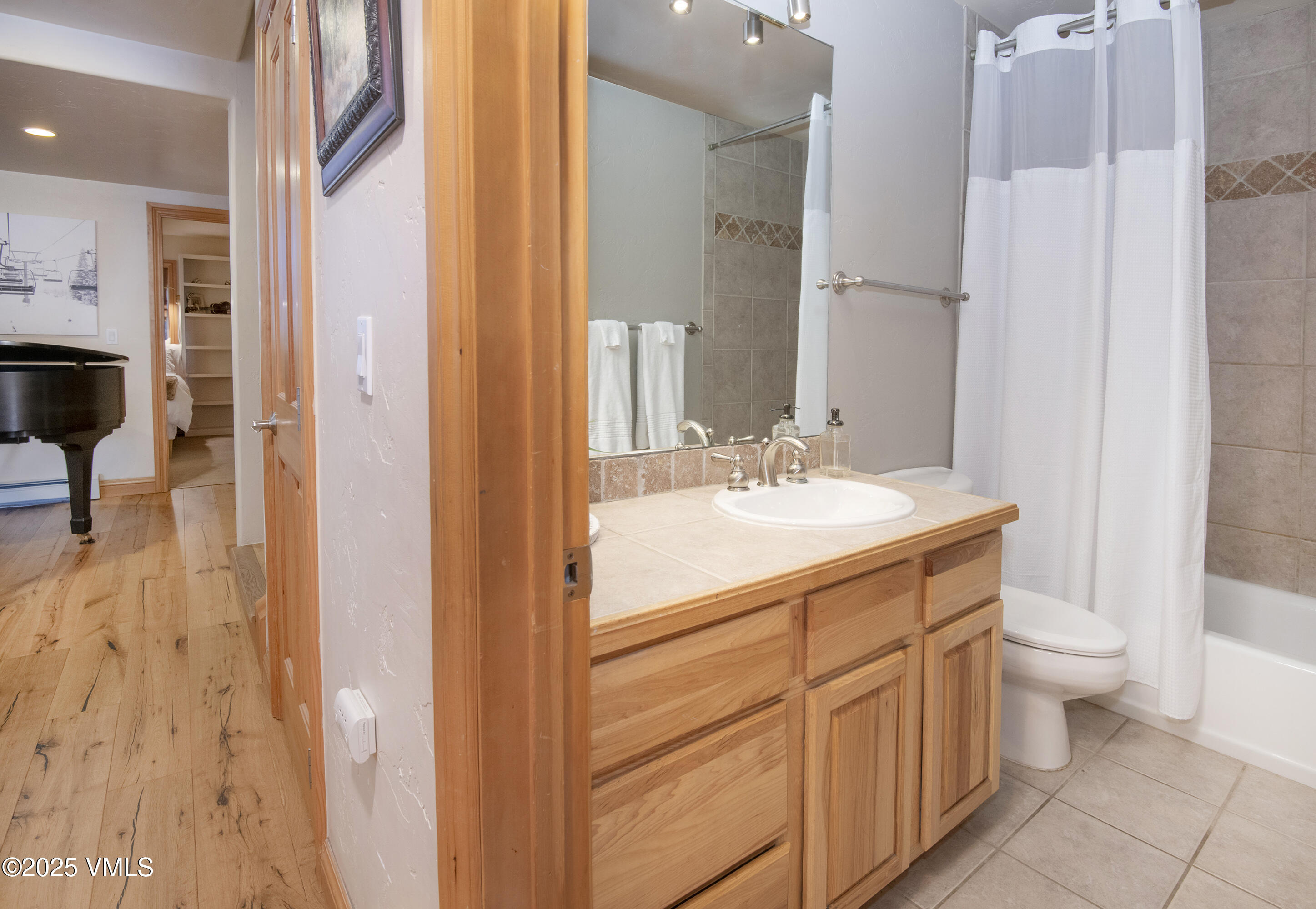 Edwards, Colorado 81632, United States, 4 Bedrooms Bedrooms, ,4 BathroomsBathrooms,Residential,Pending,103954