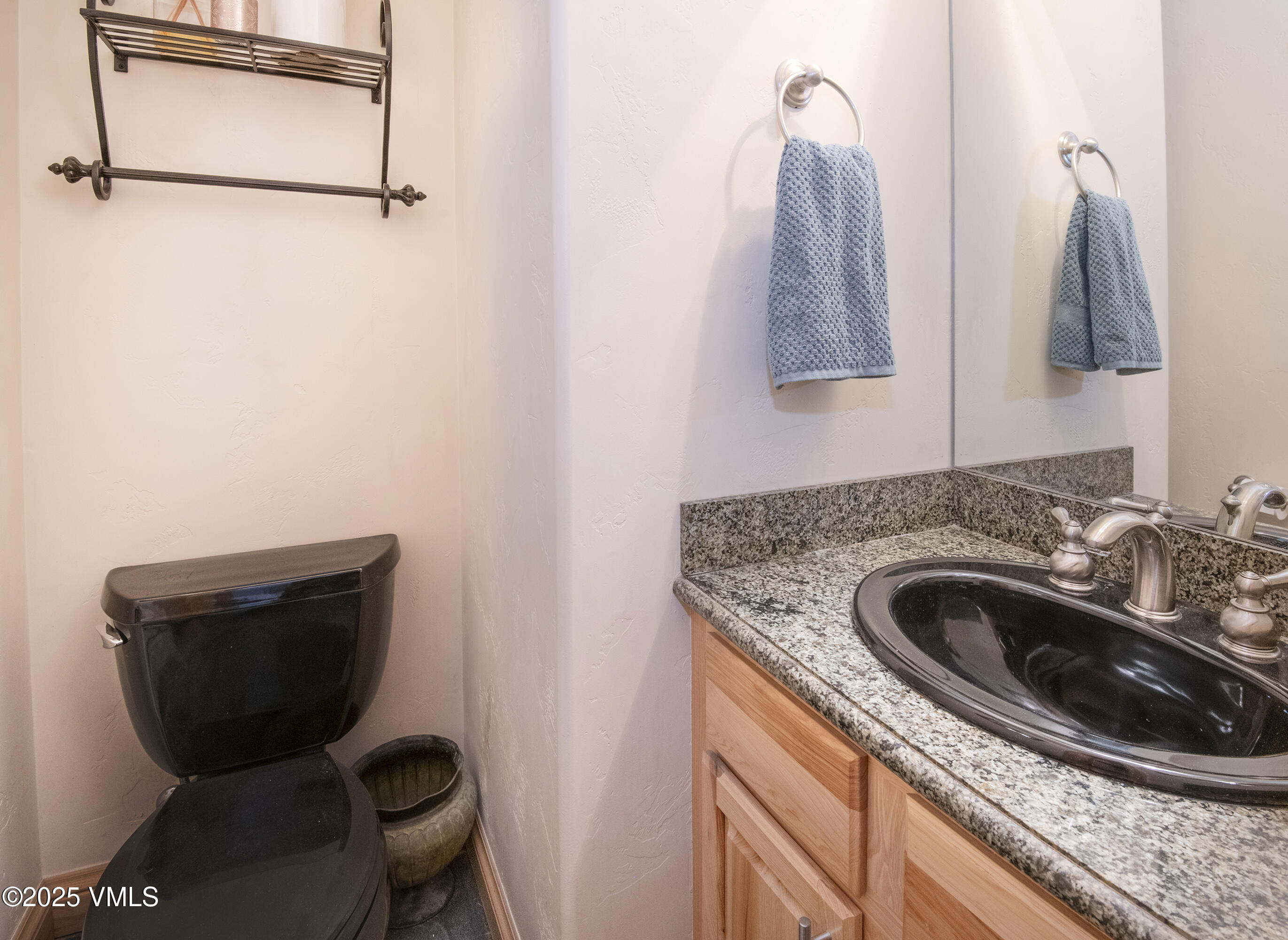 Edwards, Colorado 81632, United States, 4 Bedrooms Bedrooms, ,4 BathroomsBathrooms,Residential,Pending,103954