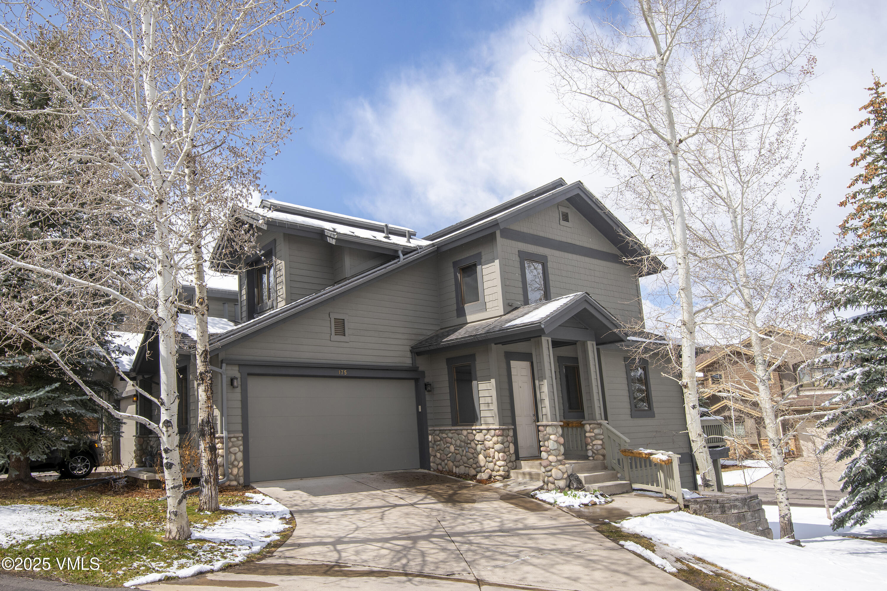 Edwards, Colorado 81632, United States, 4 Bedrooms Bedrooms, ,4 BathroomsBathrooms,Residential,Pending,103954