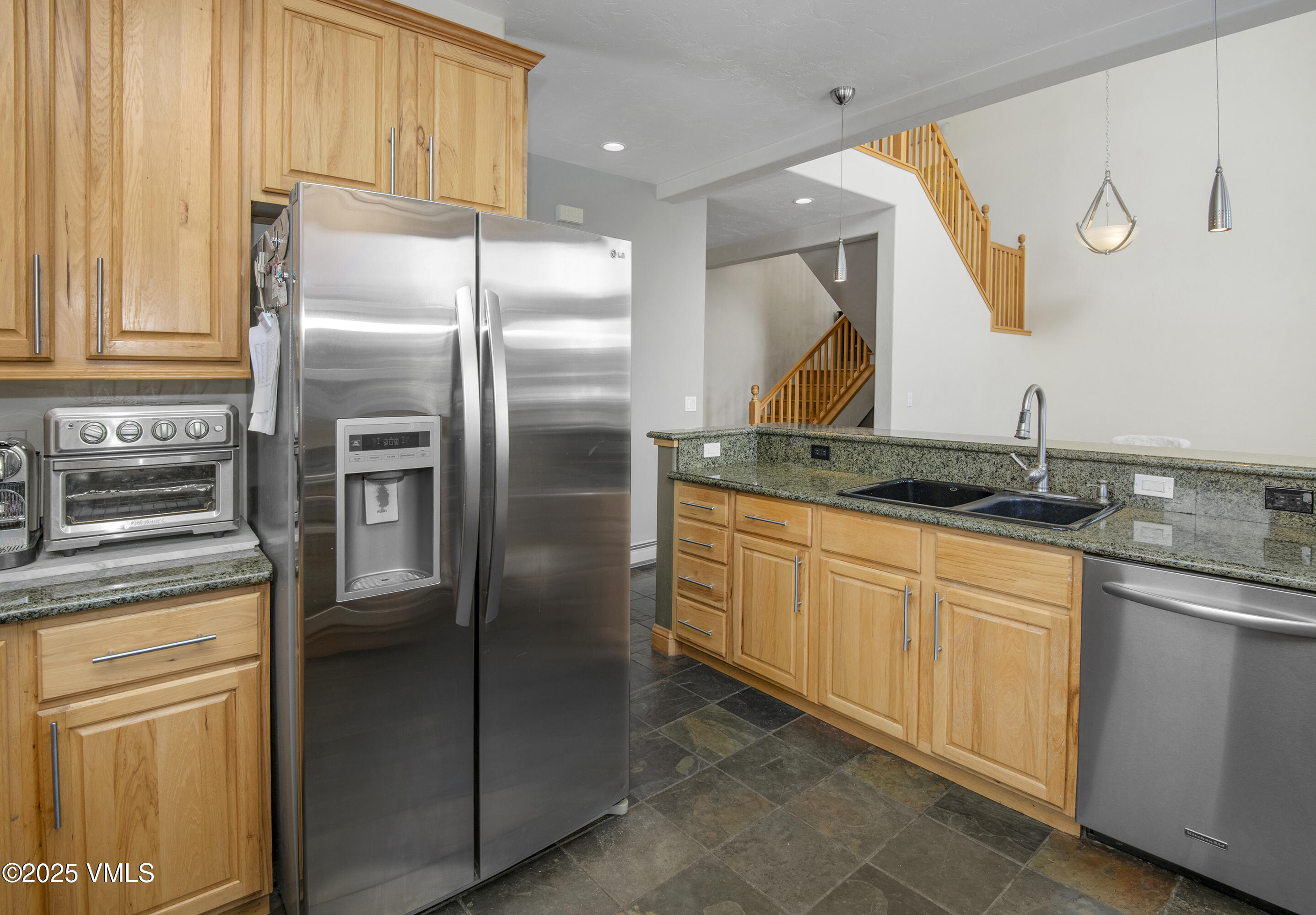 Edwards, Colorado 81632, United States, 4 Bedrooms Bedrooms, ,4 BathroomsBathrooms,Residential,Pending,103954