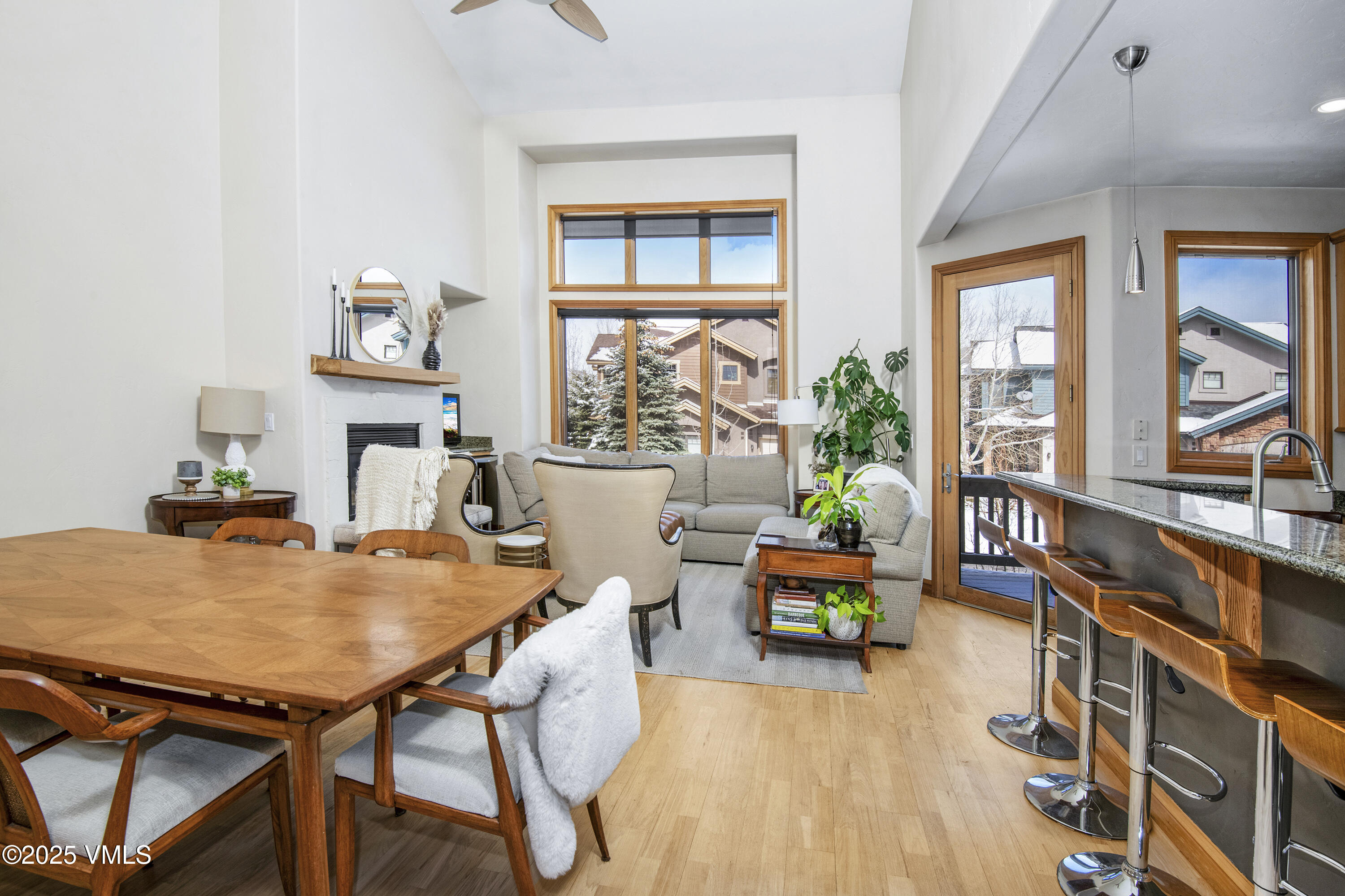 Edwards, Colorado 81632, United States, 4 Bedrooms Bedrooms, ,4 BathroomsBathrooms,Residential,Pending,103954