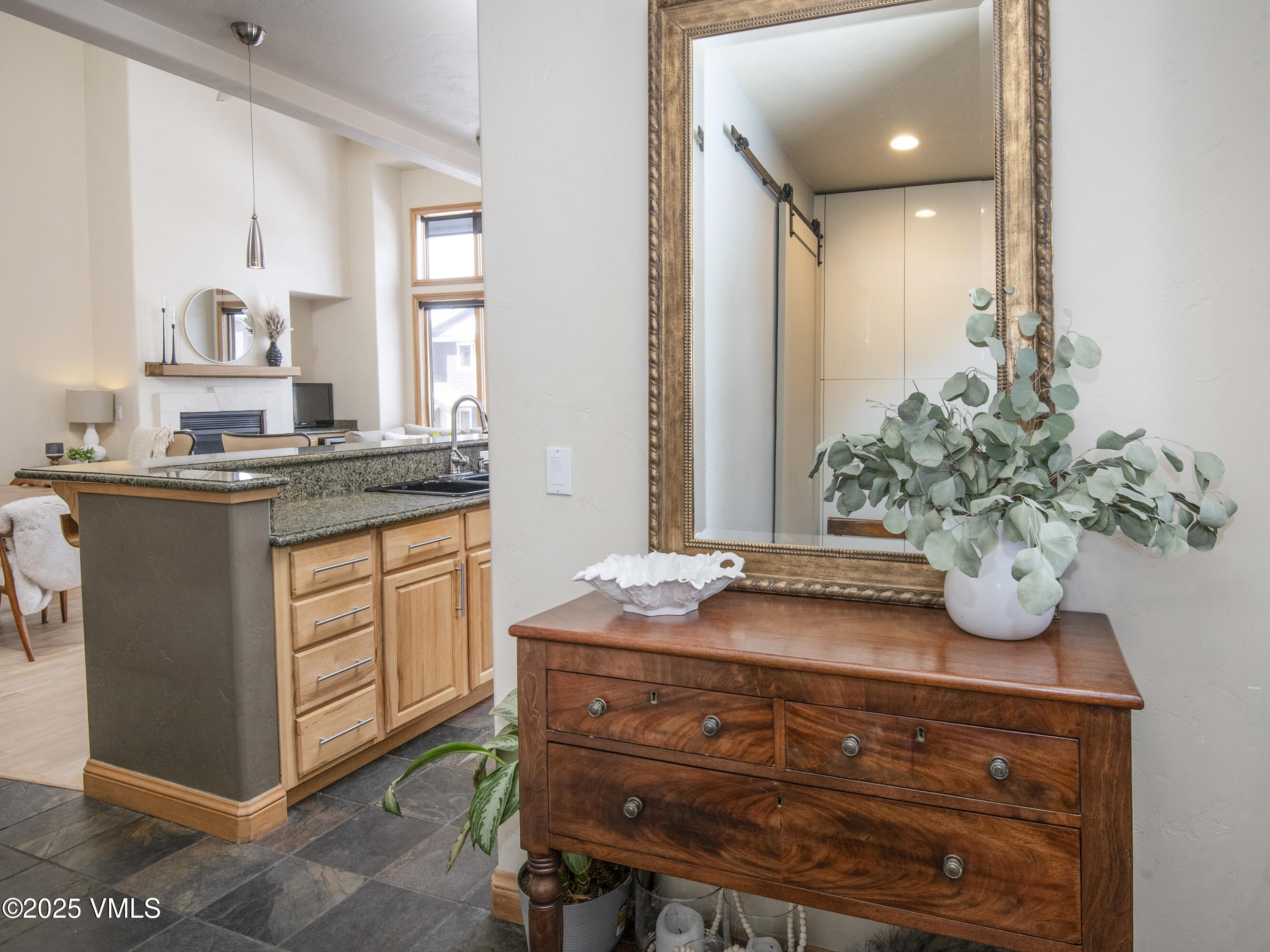 Edwards, Colorado 81632, United States, 4 Bedrooms Bedrooms, ,4 BathroomsBathrooms,Residential,Pending,103954