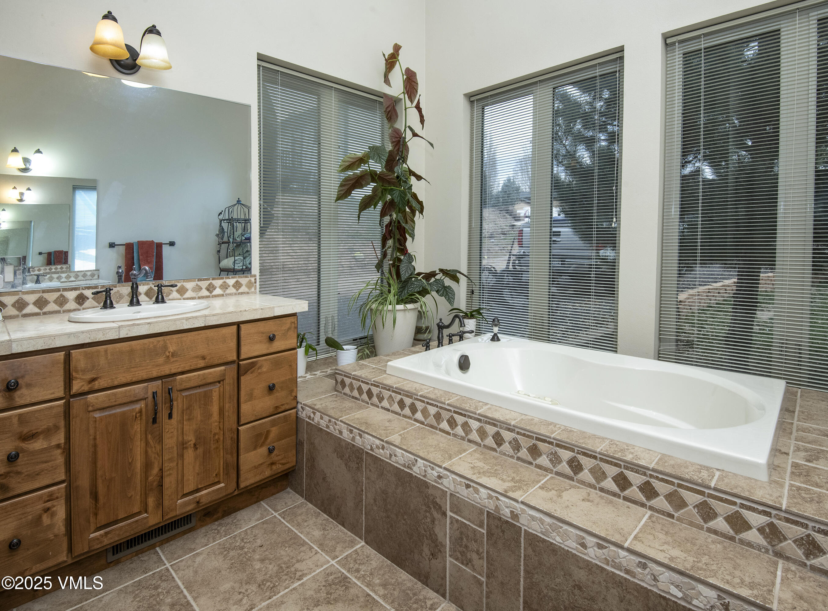 Gypsum, Colorado 81637, United States, 3 Bedrooms Bedrooms, ,3 BathroomsBathrooms,Residential,Active,239153