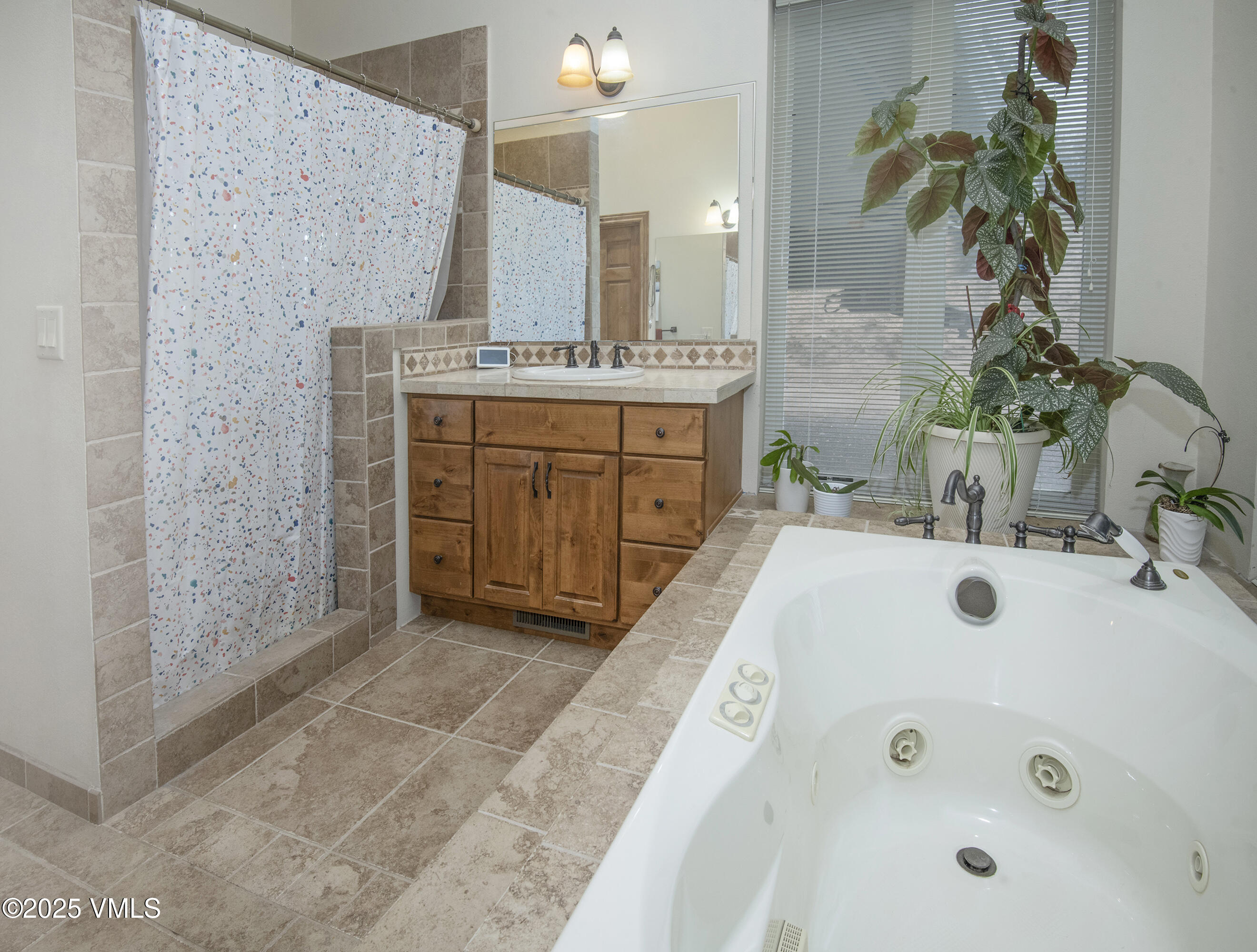 Gypsum, Colorado 81637, United States, 3 Bedrooms Bedrooms, ,3 BathroomsBathrooms,Residential,Active,239153