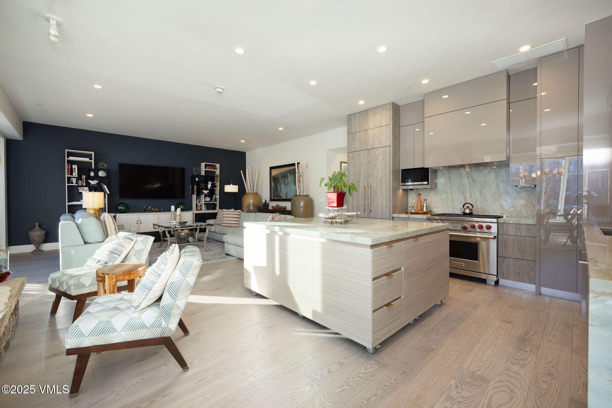 Vail, Colorado 81657, United States, 2 Bedrooms Bedrooms, ,3 BathroomsBathrooms,Residential,Active,257302