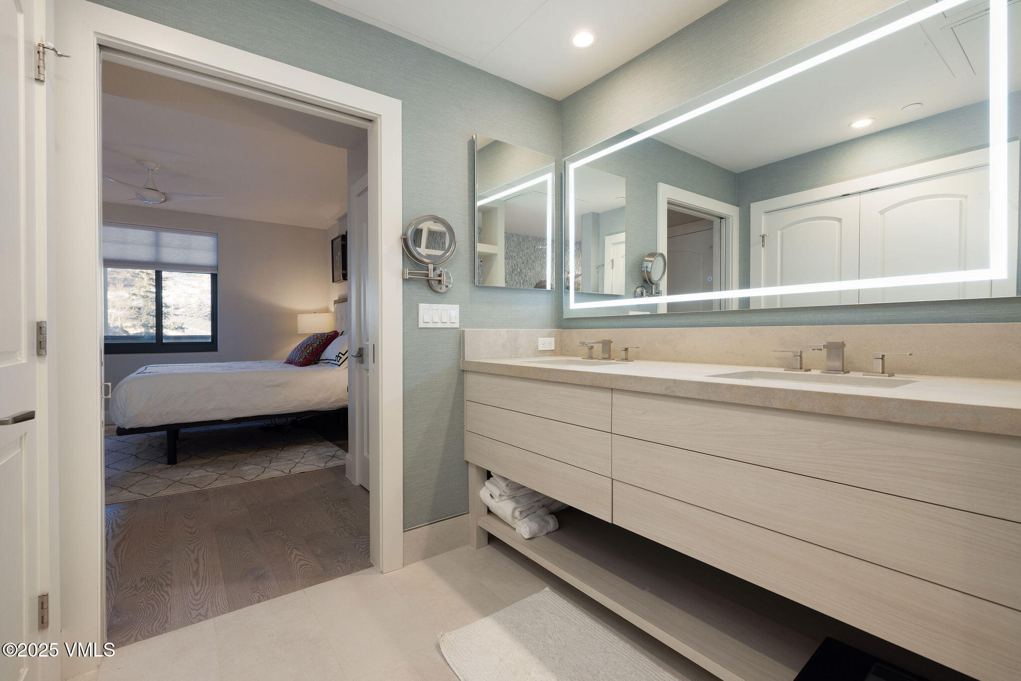 Vail, Colorado 81657, United States, 2 Bedrooms Bedrooms, ,3 BathroomsBathrooms,Residential,Active,257302