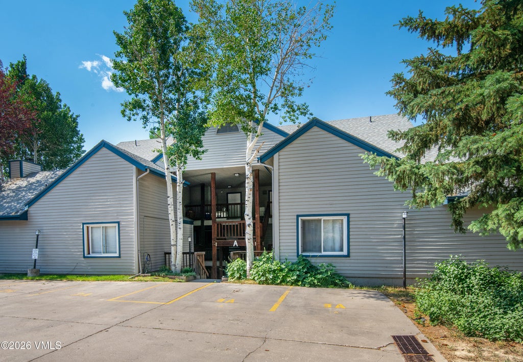 Photo of 331 Nottingham Road #APT 2A, Avon, CO 81620 (MLS # 1014608)