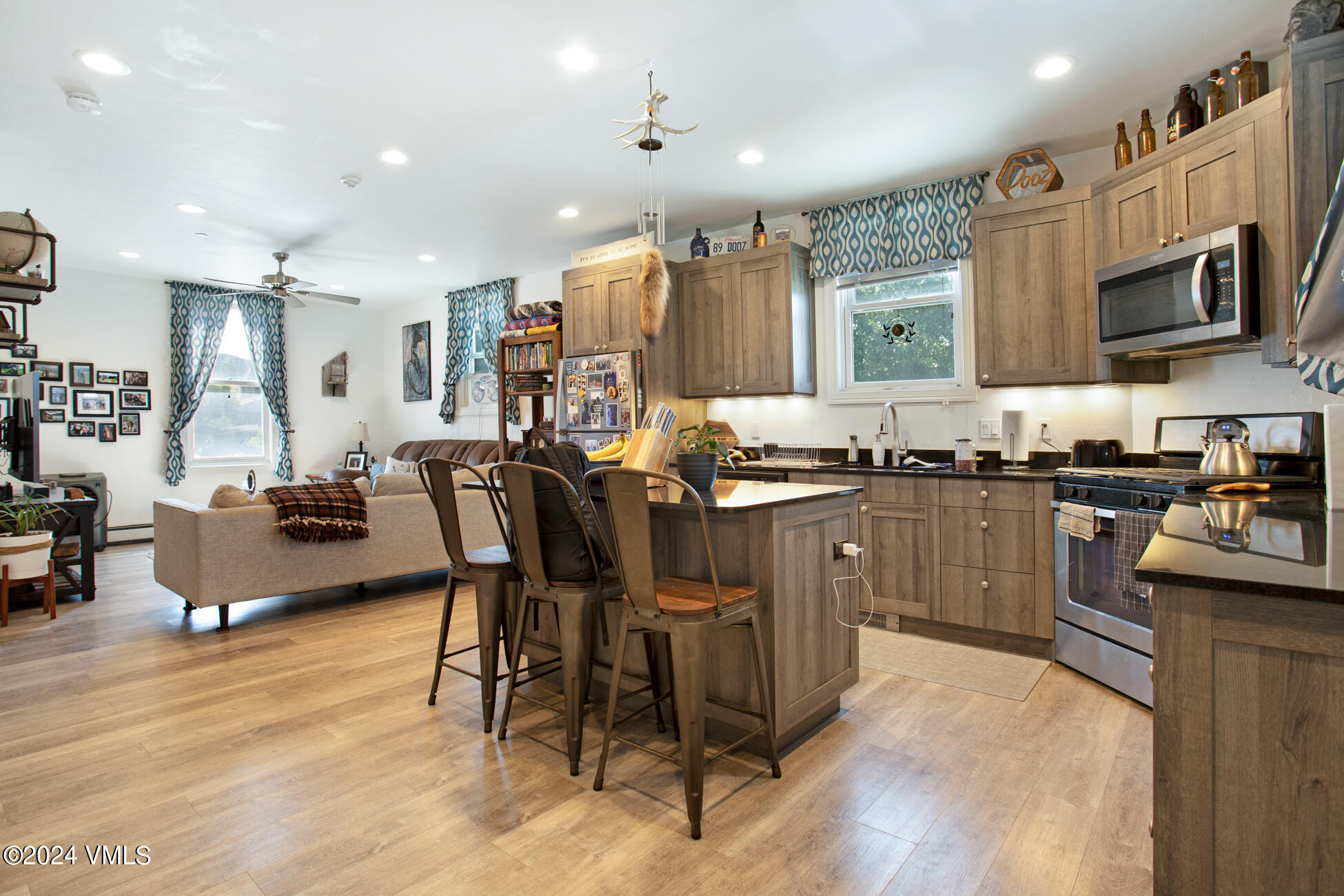 Eagle, Colorado 81631, United States, ,Commercial,Active,196908