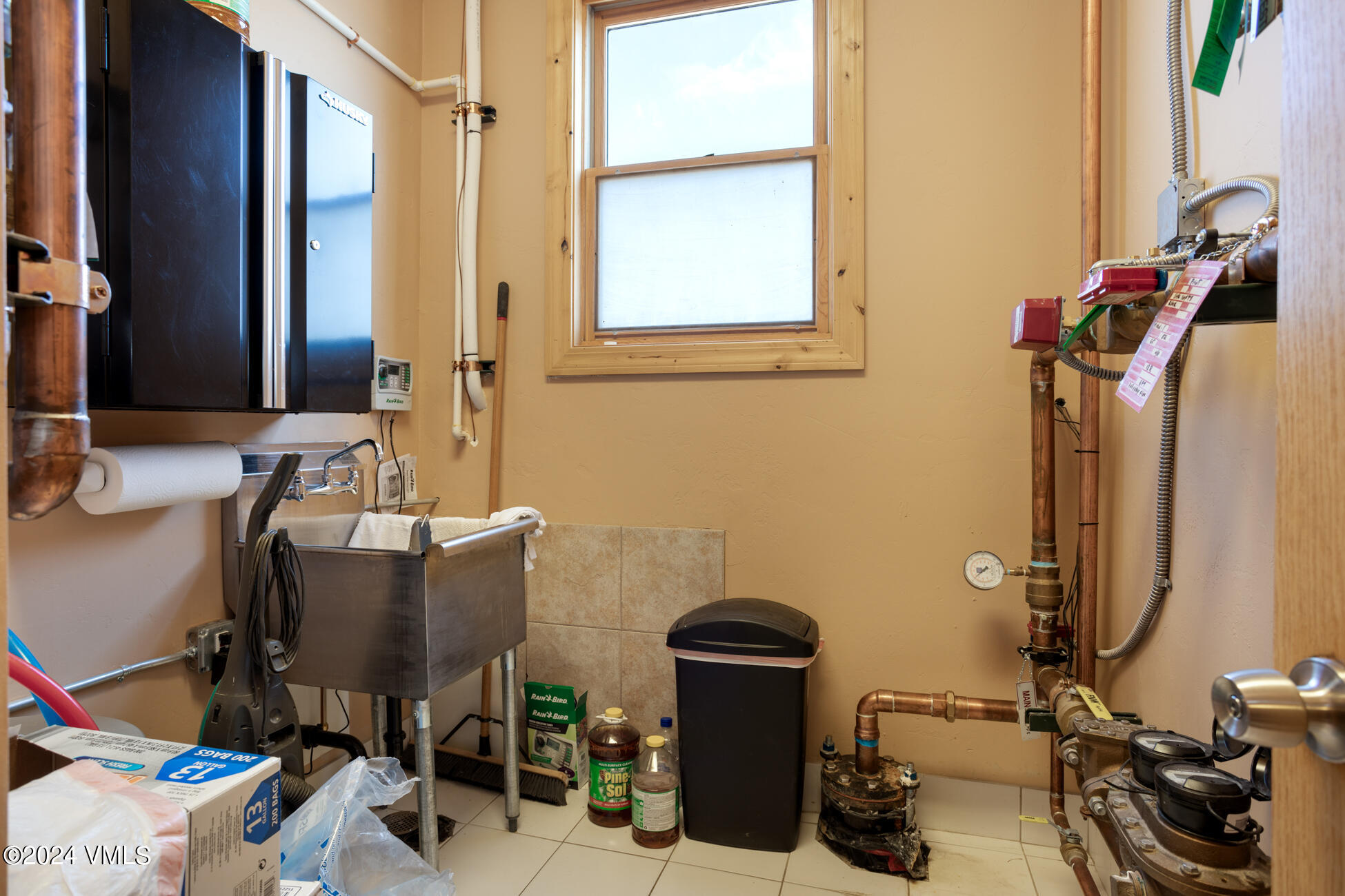 Eagle, Colorado 81631, United States, ,Commercial,Active,196908