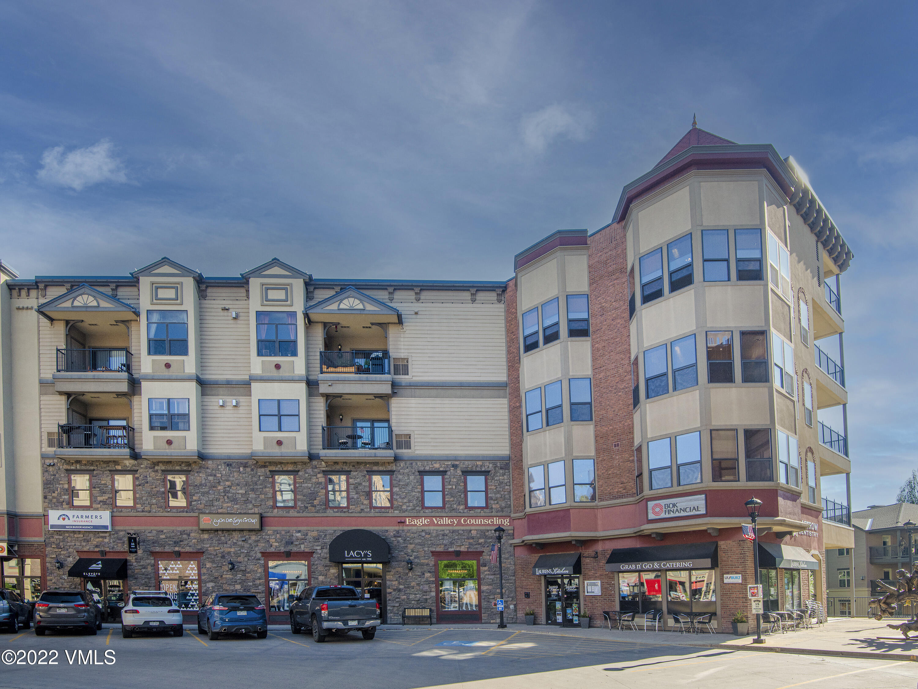 Edwards, Colorado 81632, United States, ,Commercial,Pending,69262