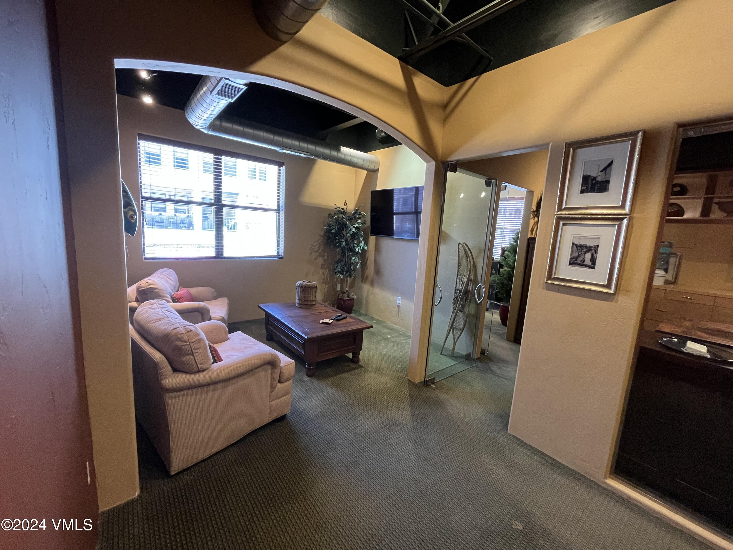 Edwards, Colorado 81632, United States, ,Commercial,Pending,69262