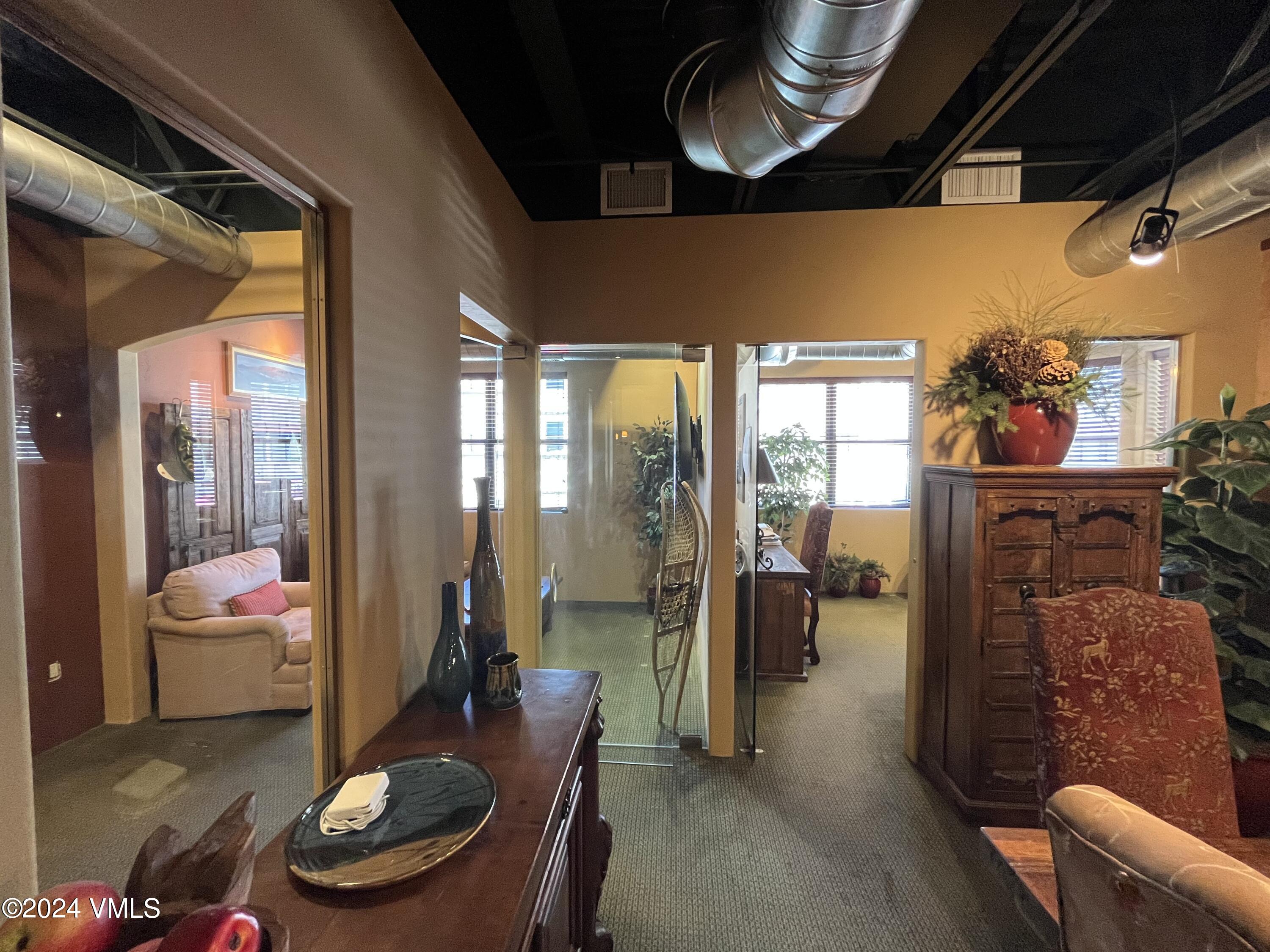 Edwards, Colorado 81632, United States, ,Commercial,Pending,69262