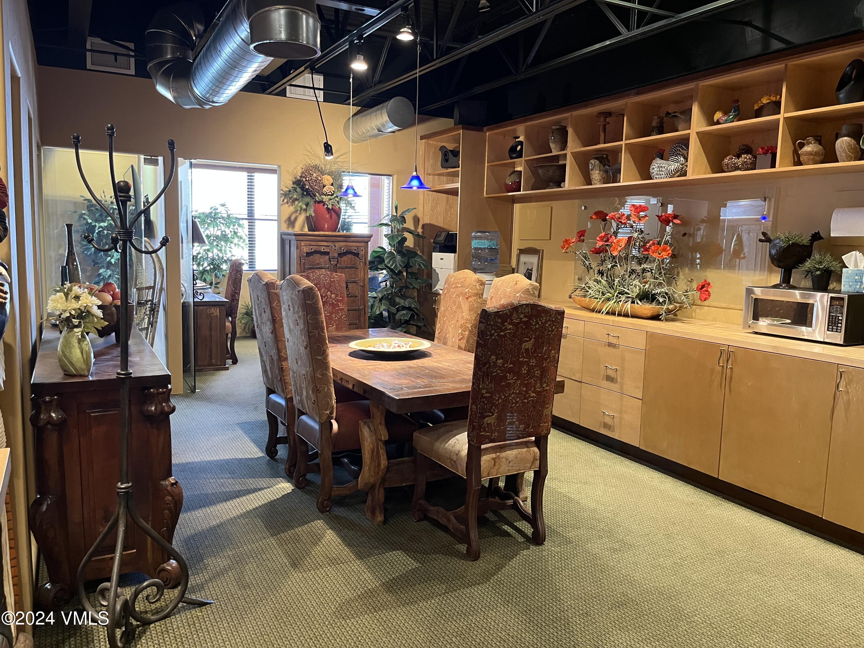 Edwards, Colorado 81632, United States, ,Commercial,Pending,69262