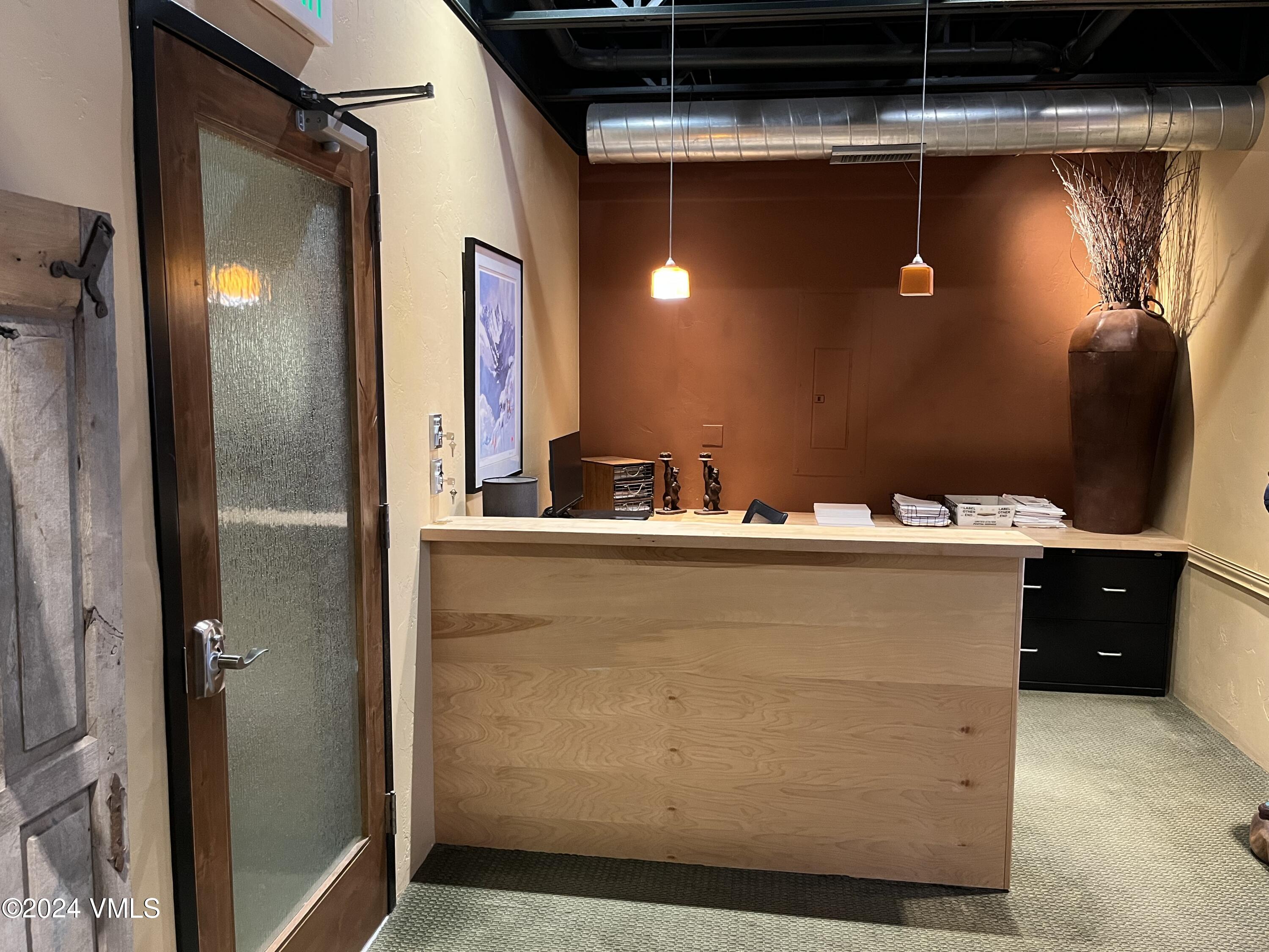 Edwards, Colorado 81632, United States, ,Commercial,Pending,69262