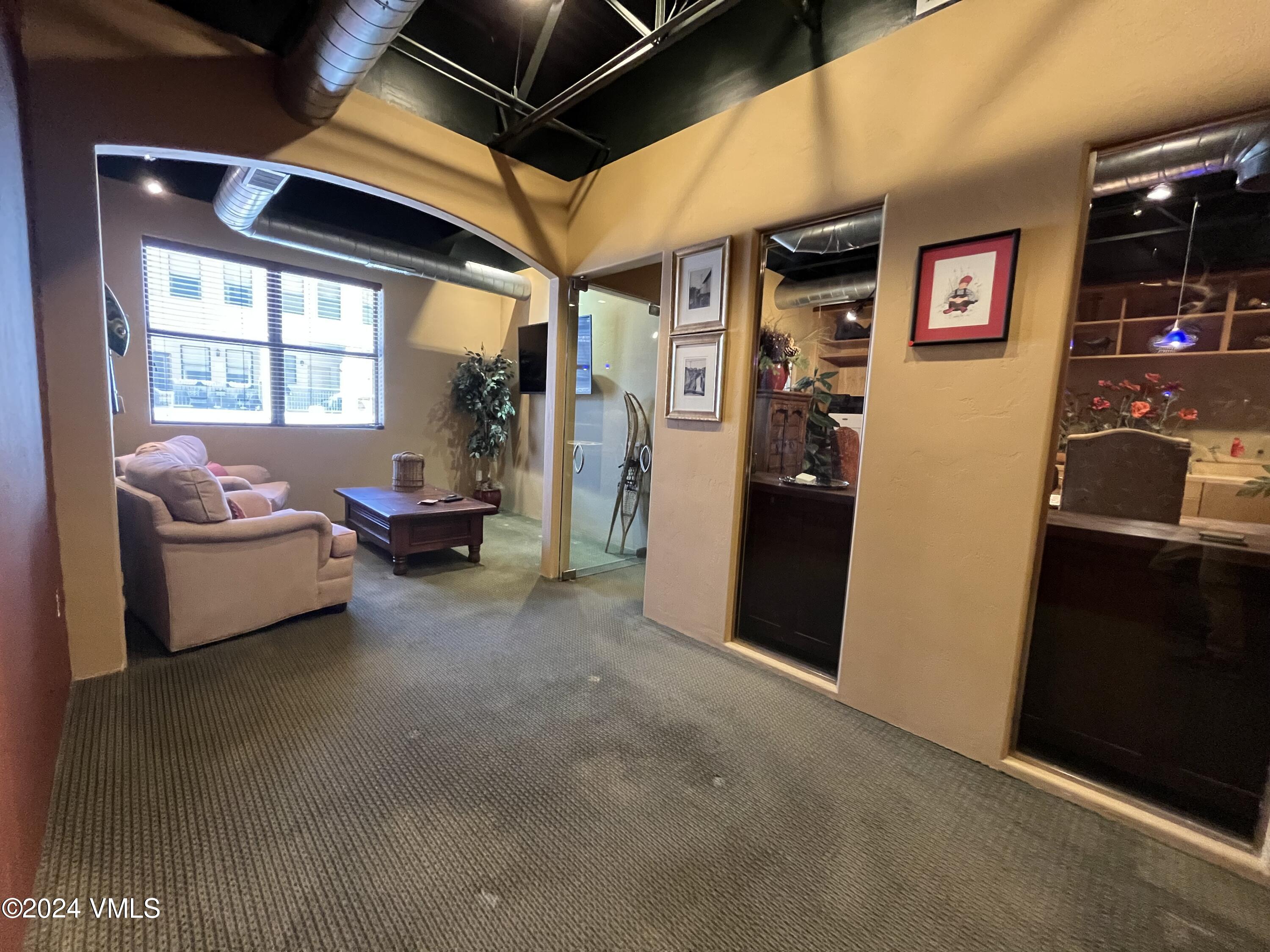 Edwards, Colorado 81632, United States, ,Commercial,Pending,69262