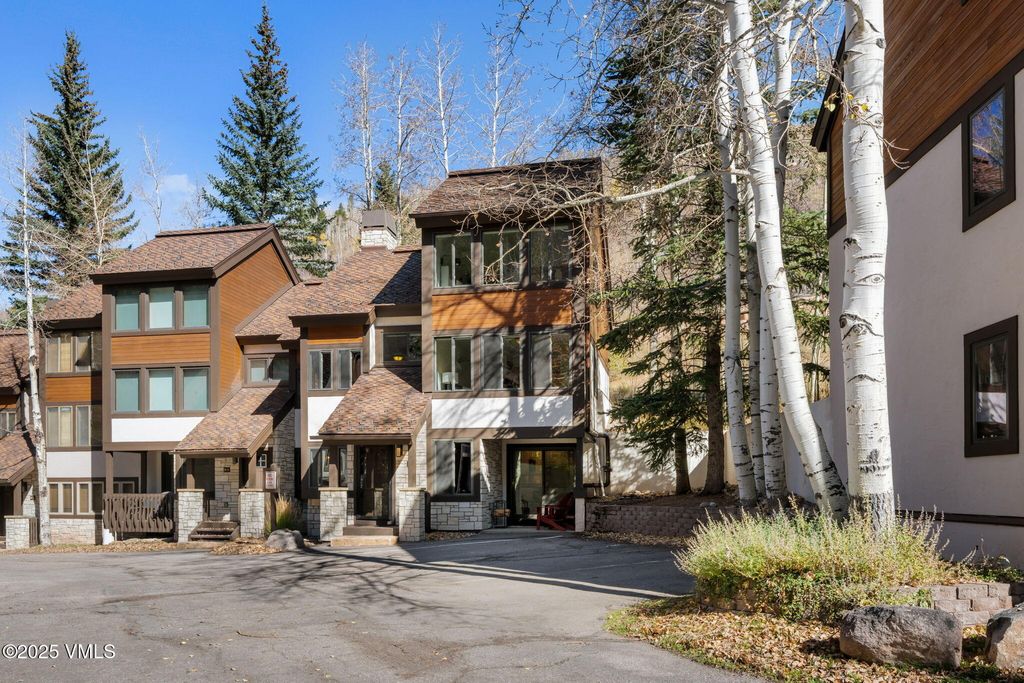 Photo of 4770 Bighorn Road #B4, Vail, CO 81657 (MLS # 1012984)