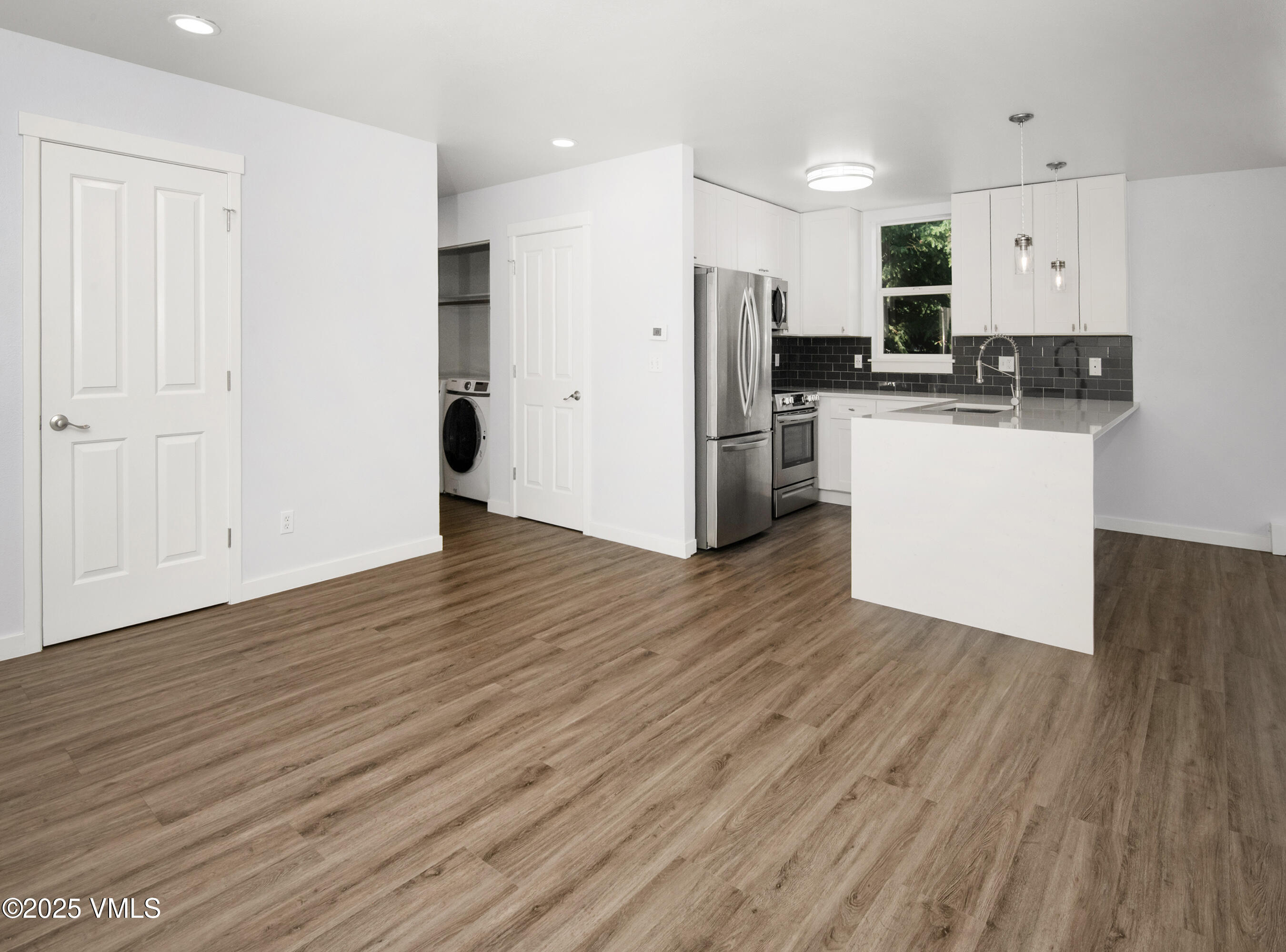 Eagle, Colorado 81631, United States, 2 Bedrooms Bedrooms, ,2 BathroomsBathrooms,Residential,Active,175099