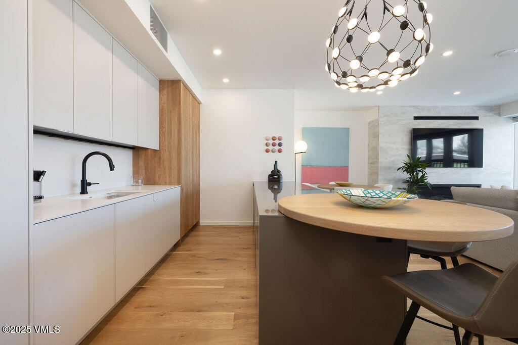 Vail, Colorado 81657, United States, 3 Bedrooms Bedrooms, ,2 BathroomsBathrooms,Residential,Active,255050