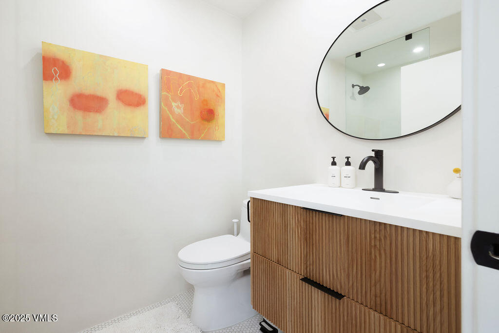 Vail, Colorado 81657, United States, 3 Bedrooms Bedrooms, ,2 BathroomsBathrooms,Residential,Active,255050