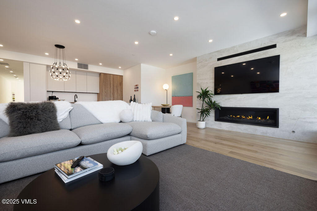 Vail, Colorado 81657, United States, 3 Bedrooms Bedrooms, ,2 BathroomsBathrooms,Residential,Active,255050