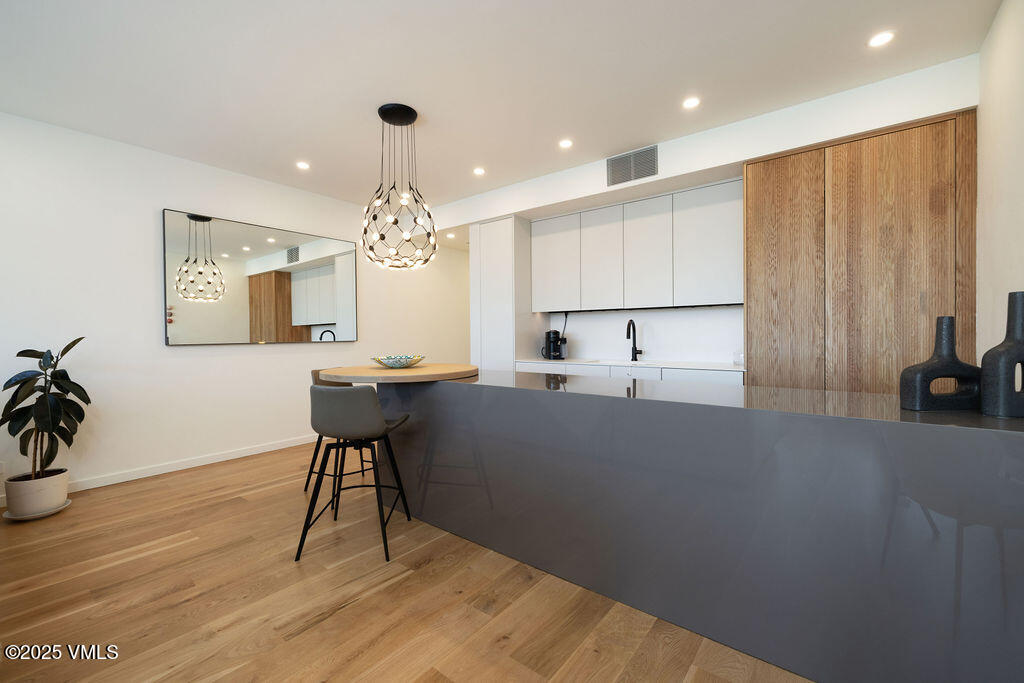 Vail, Colorado 81657, United States, 3 Bedrooms Bedrooms, ,2 BathroomsBathrooms,Residential,Active,255050