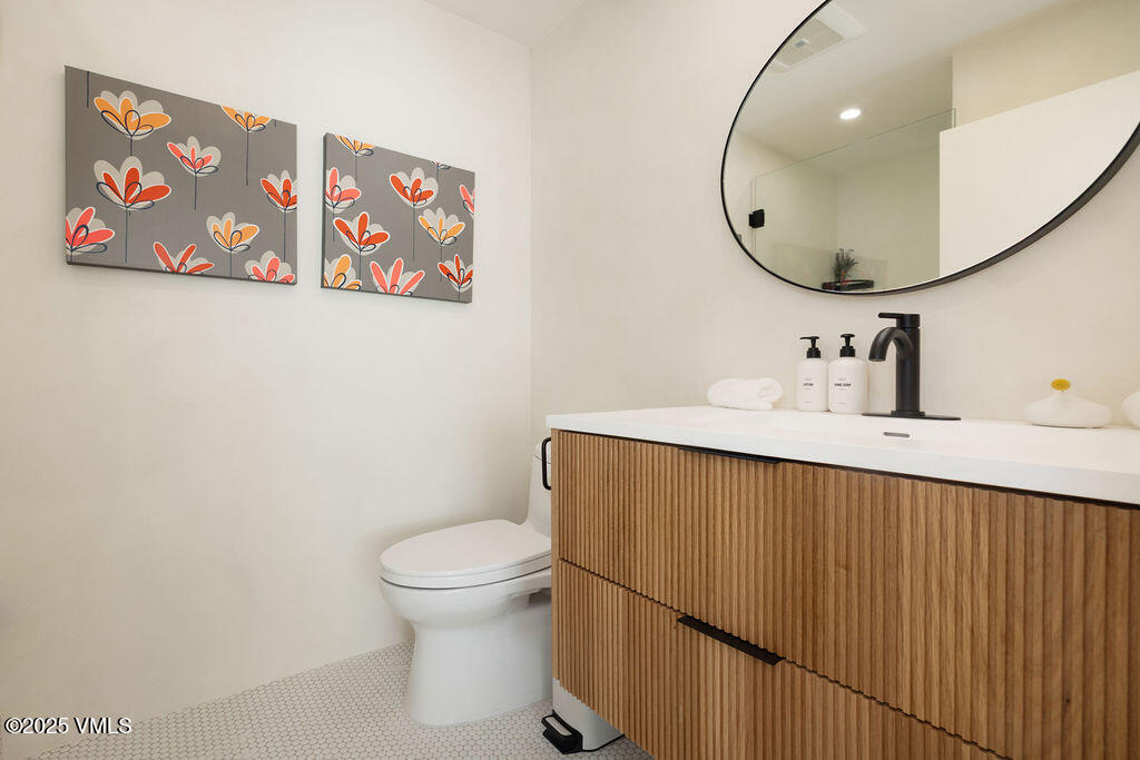 Vail, Colorado 81657, United States, 3 Bedrooms Bedrooms, ,2 BathroomsBathrooms,Residential,Active,255050