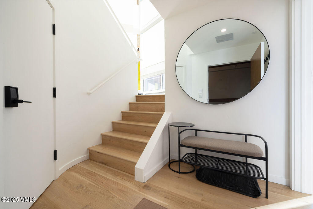 Vail, Colorado 81657, United States, 3 Bedrooms Bedrooms, ,2 BathroomsBathrooms,Residential,Active,255050