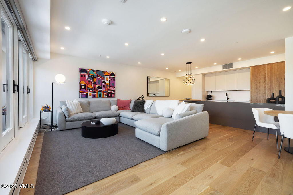 Vail, Colorado 81657, United States, 3 Bedrooms Bedrooms, ,2 BathroomsBathrooms,Residential,Active,255050