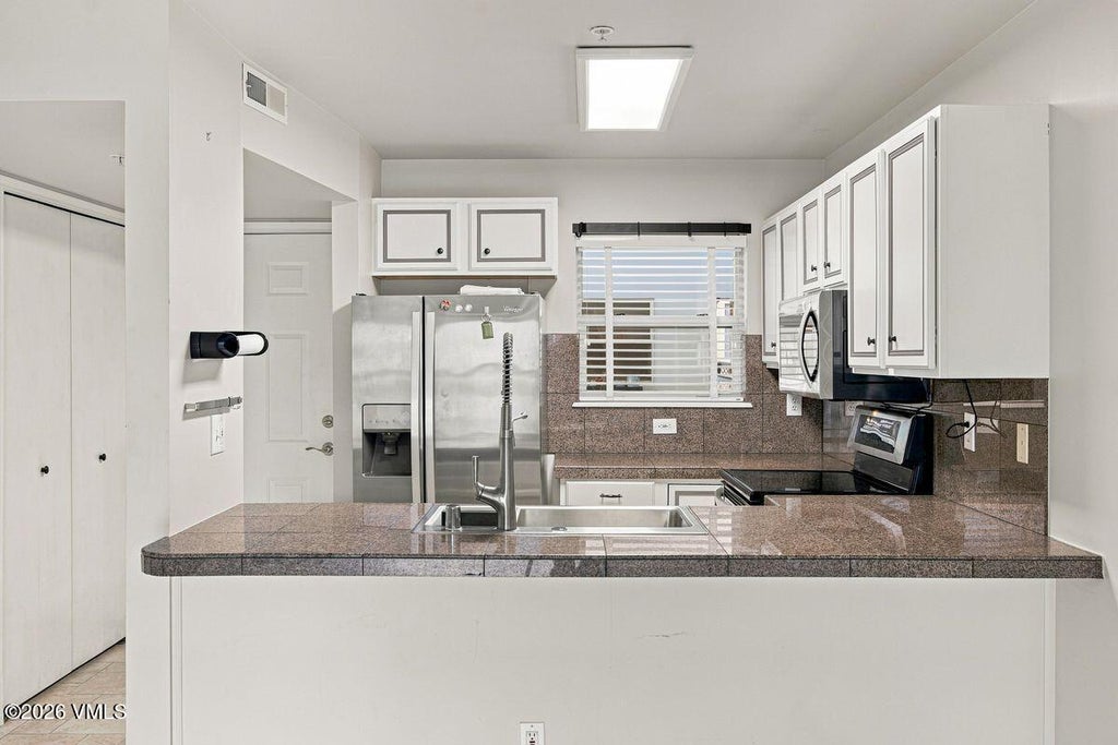Photo of 34323 Highway 6 #UNIT R-208, Edwards, CO 81632 (MLS # 1015118)