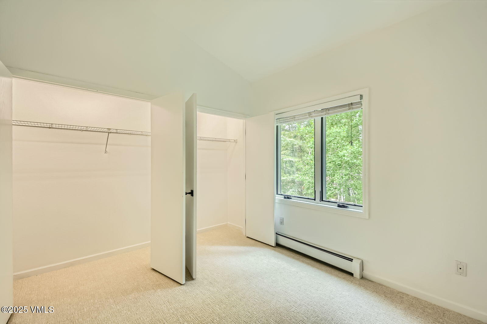 Vail, Colorado 81657, United States, 4 Bedrooms Bedrooms, ,3 BathroomsBathrooms,Residential,Active,201126