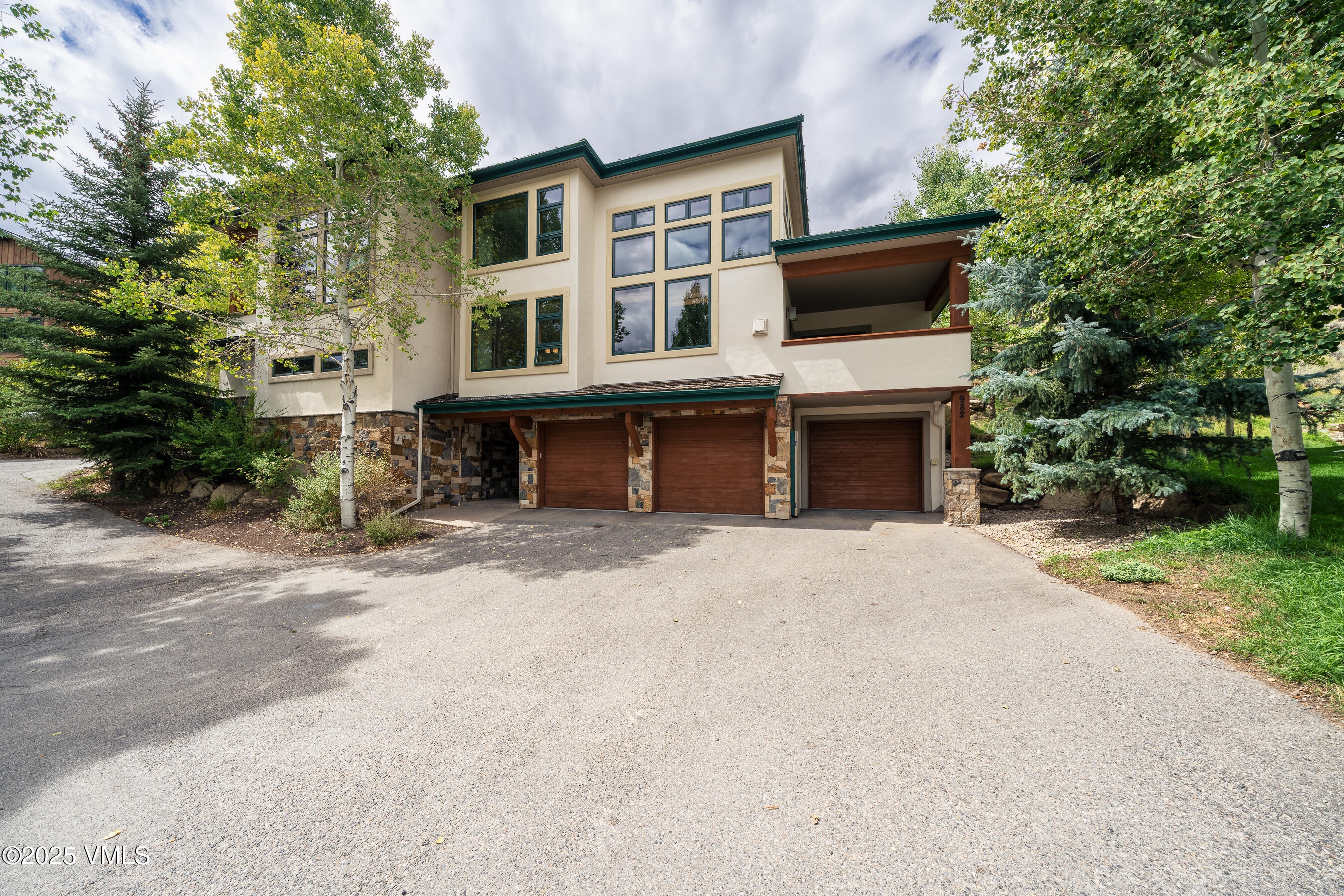 Edwards, Colorado 81632, United States, 5 Bedrooms Bedrooms, ,5 BathroomsBathrooms,Residential,Active,211368