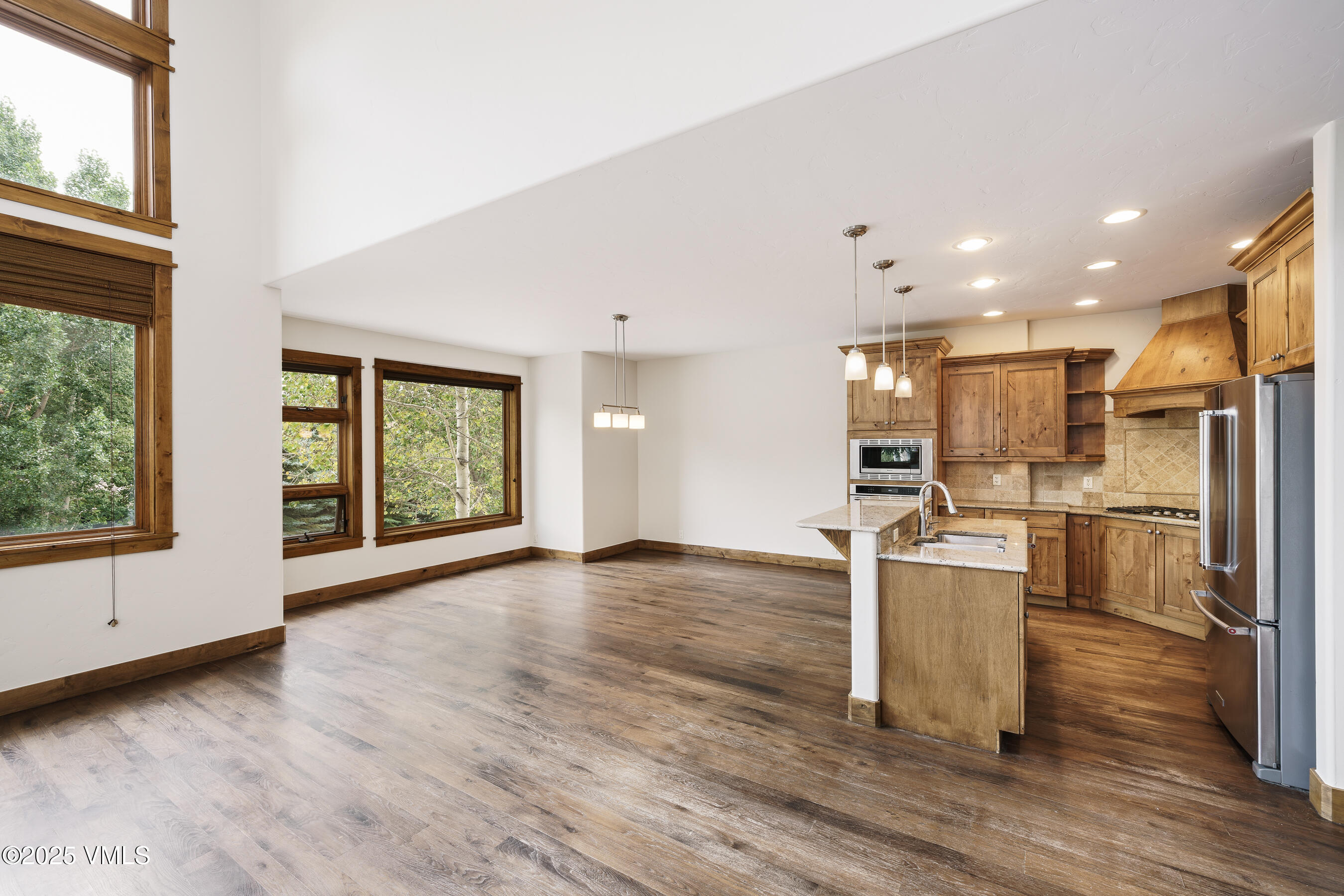 Edwards, Colorado 81632, United States, 5 Bedrooms Bedrooms, ,5 BathroomsBathrooms,Residential,Active,211368