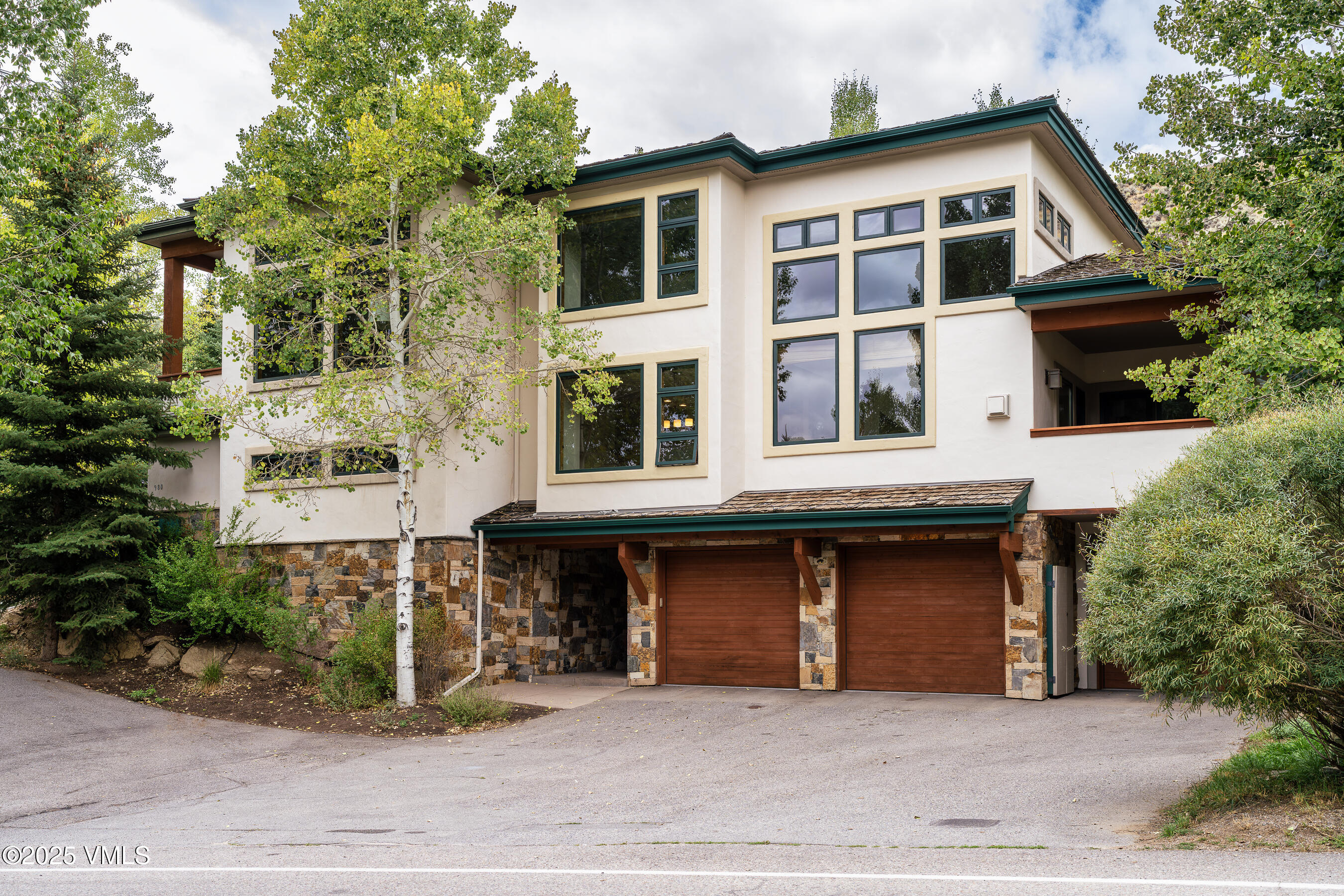 Edwards, Colorado 81632, United States, 5 Bedrooms Bedrooms, ,5 BathroomsBathrooms,Residential,Active,211368