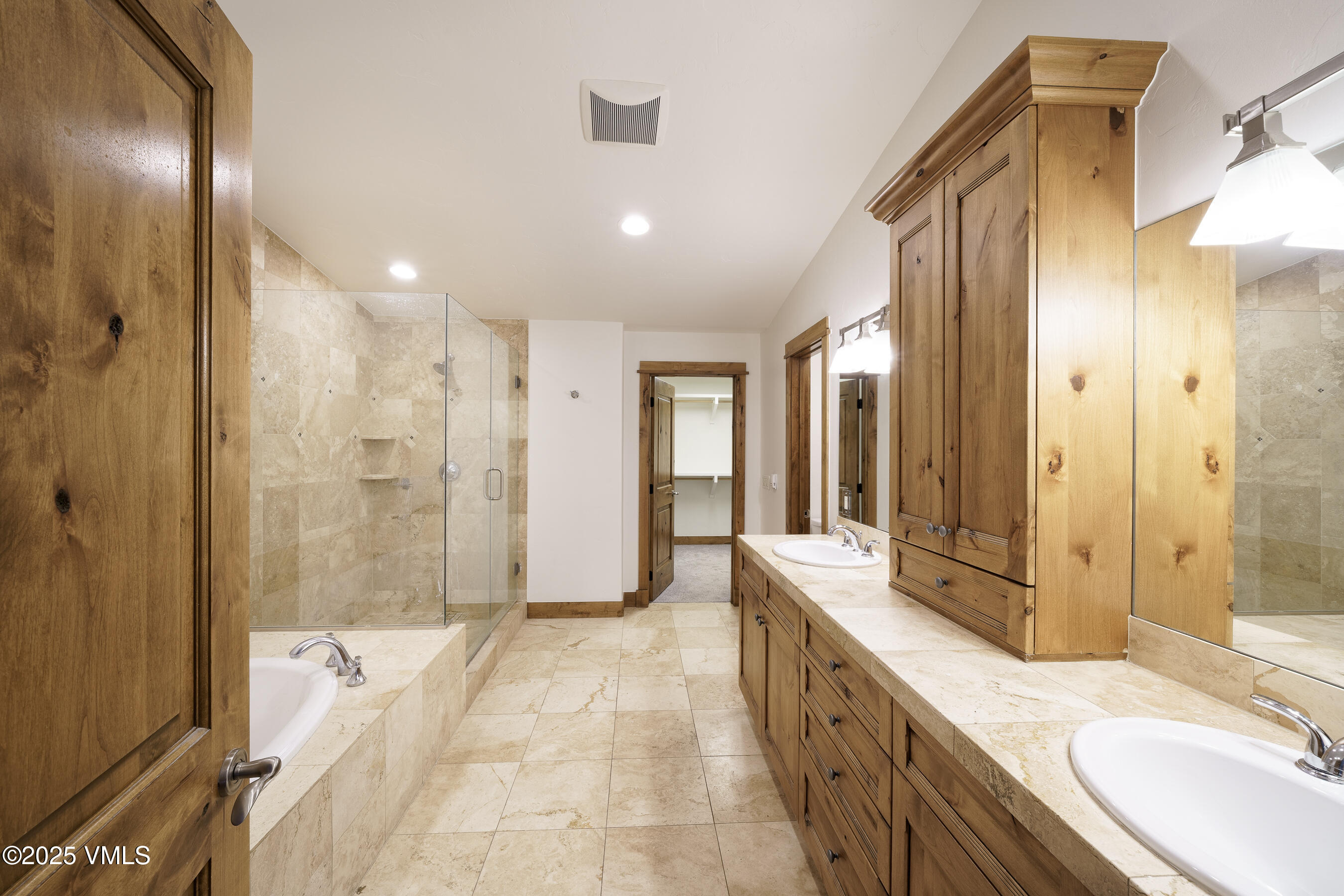 Edwards, Colorado 81632, United States, 5 Bedrooms Bedrooms, ,5 BathroomsBathrooms,Residential,Active,211368