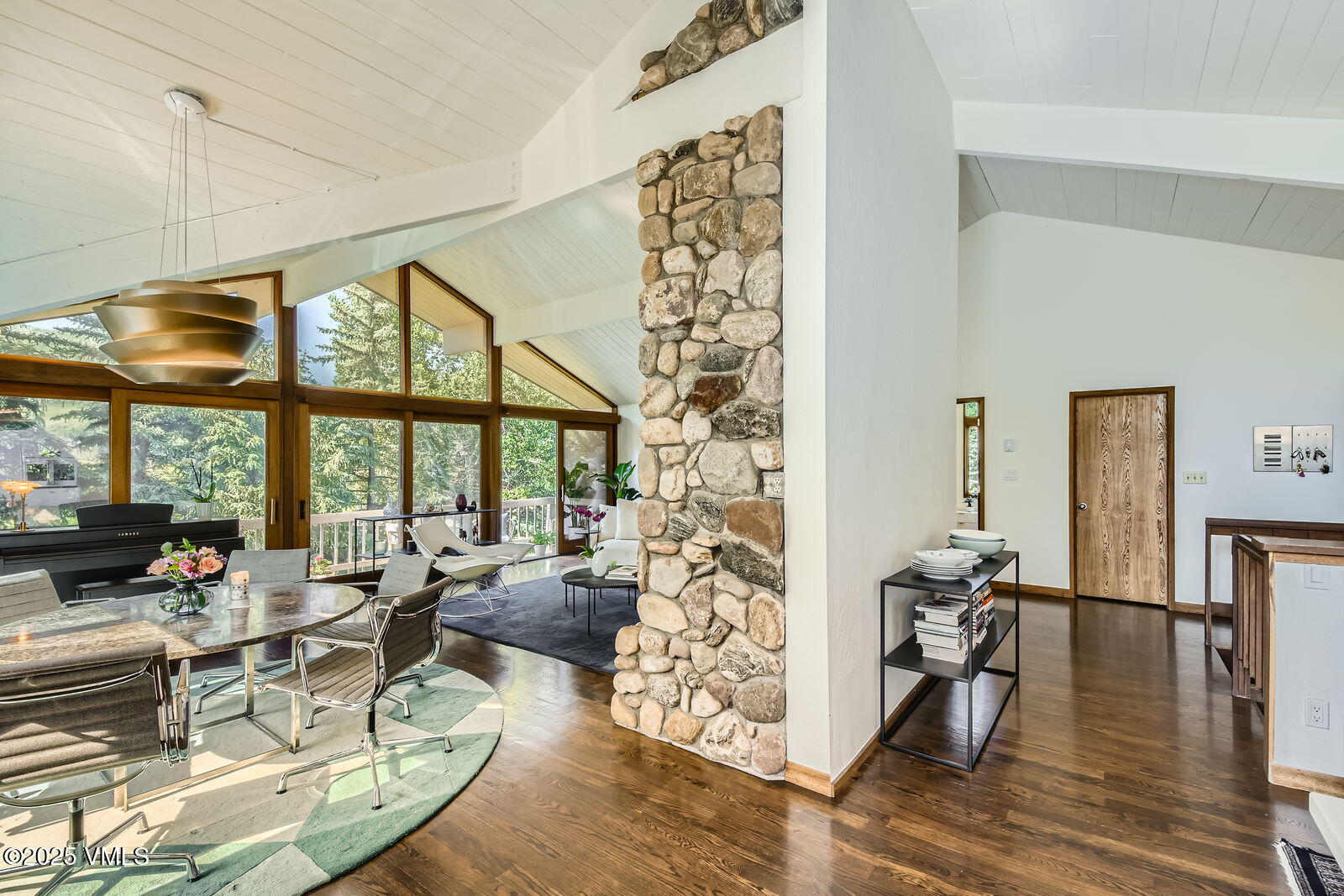 Edwards, Colorado 81632, United States, 3 Bedrooms Bedrooms, ,2 BathroomsBathrooms,Residential,Active,155940