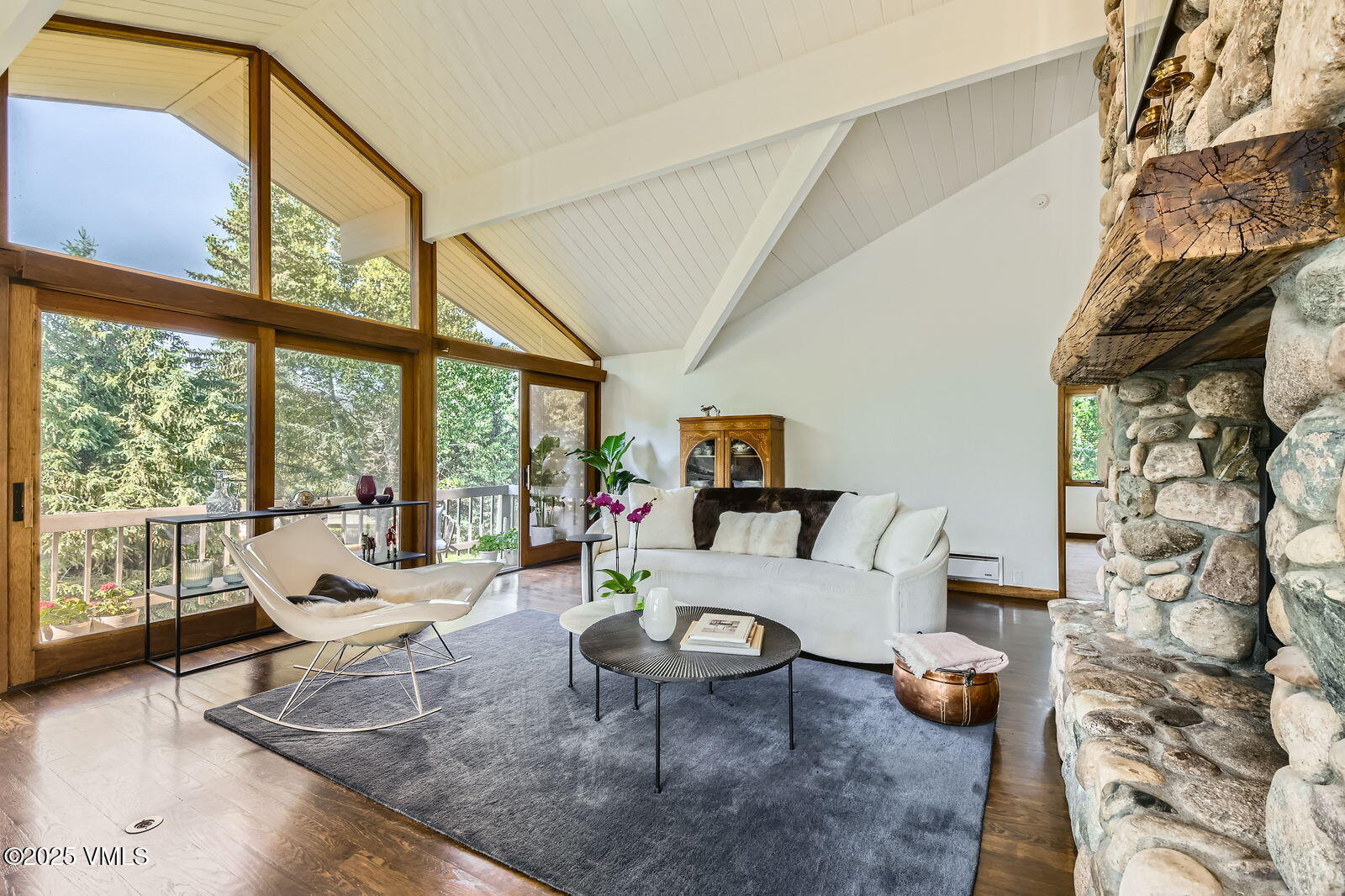 Edwards, Colorado 81632, United States, 3 Bedrooms Bedrooms, ,2 BathroomsBathrooms,Residential,Active,155940