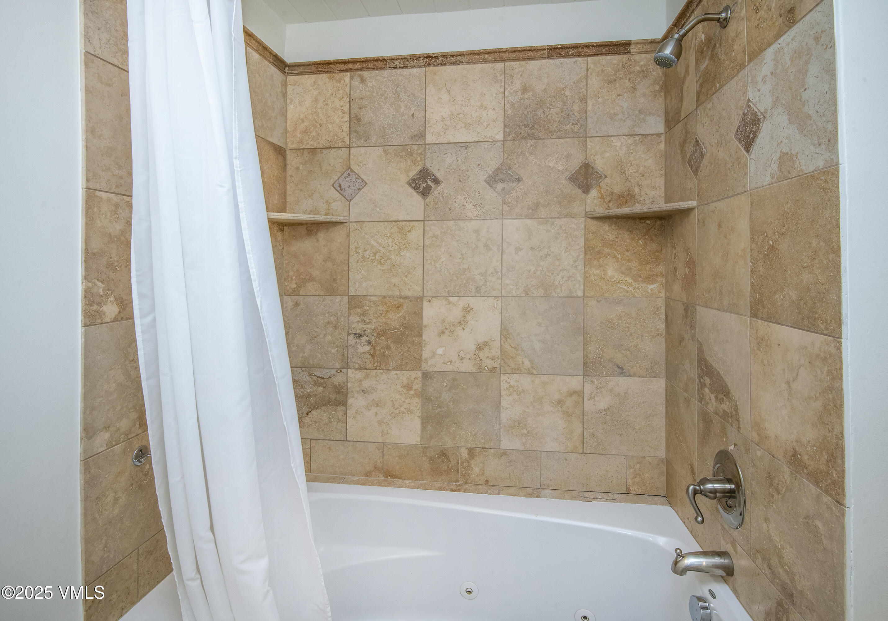 Edwards, Colorado 81632, United States, 3 Bedrooms Bedrooms, ,2 BathroomsBathrooms,Residential,Active,155940