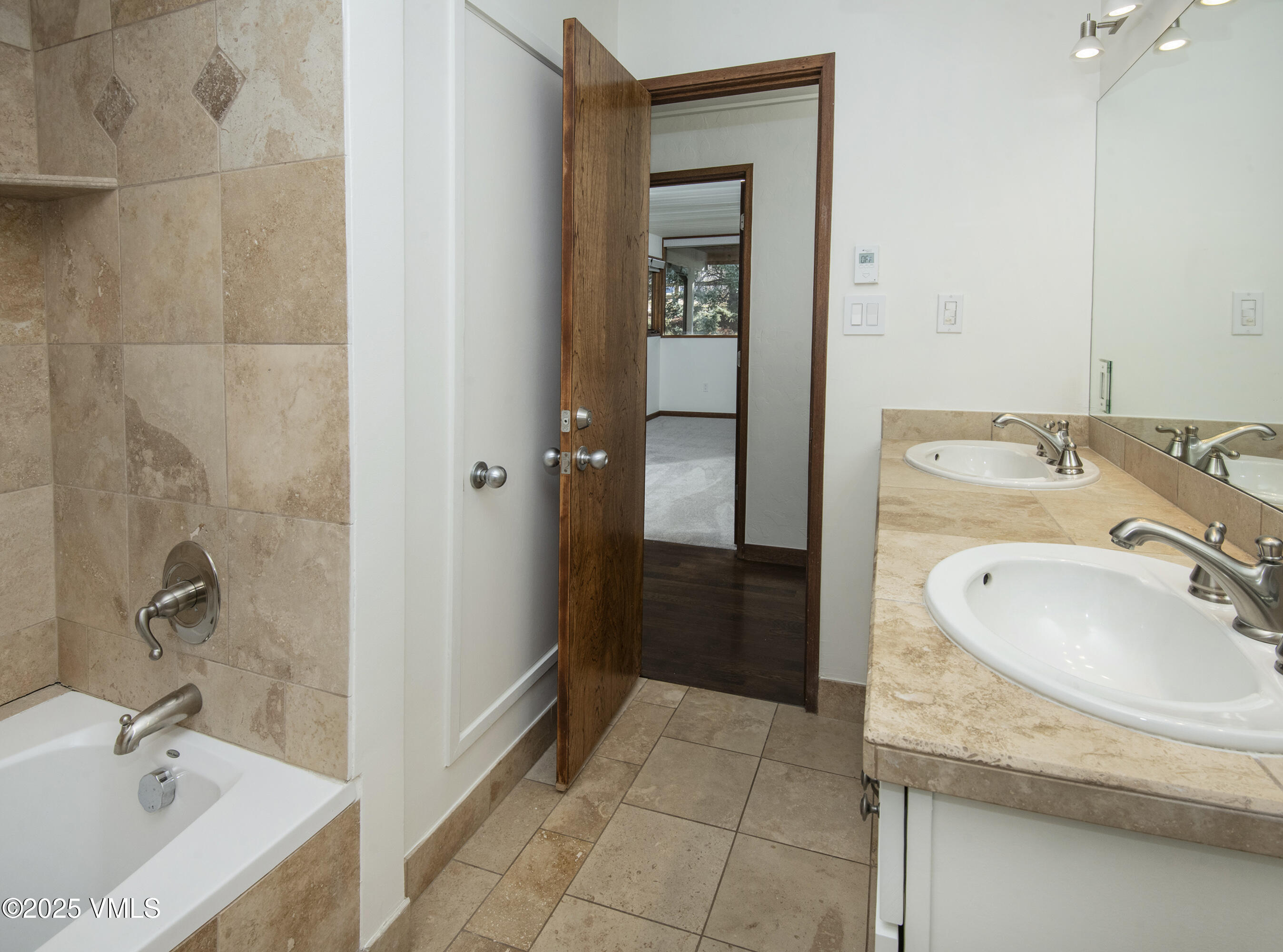 Edwards, Colorado 81632, United States, 3 Bedrooms Bedrooms, ,2 BathroomsBathrooms,Residential,Active,155940