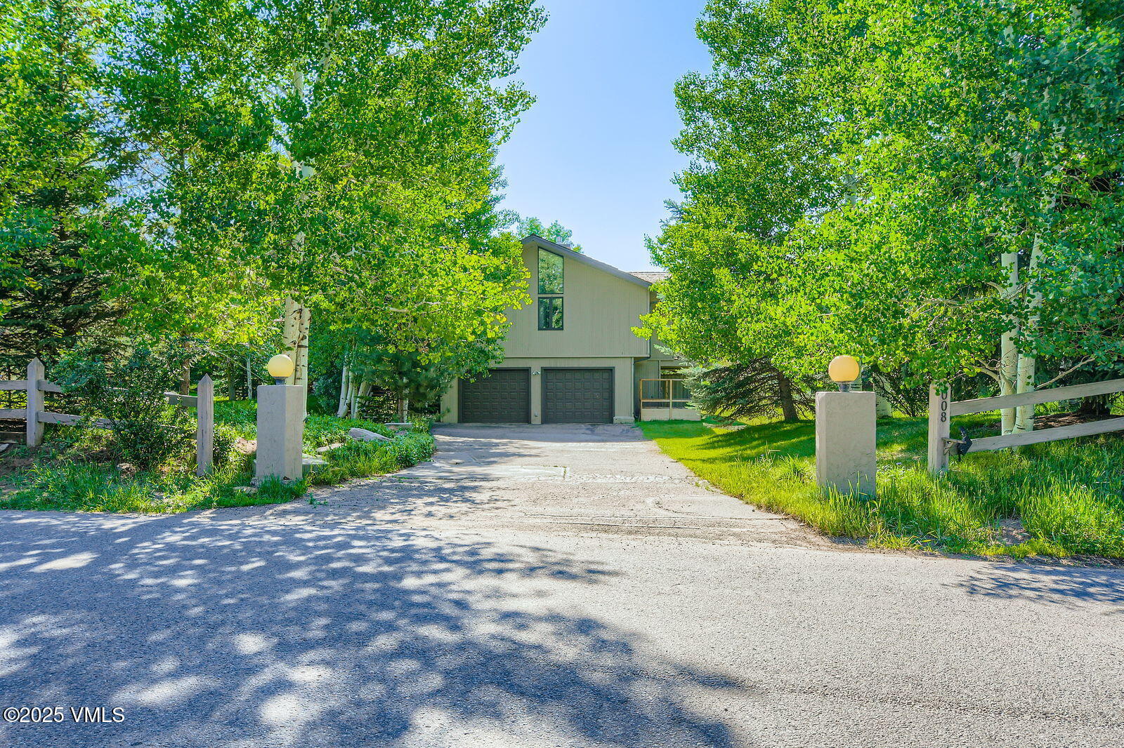 Edwards, Colorado 81632, United States, 3 Bedrooms Bedrooms, ,2 BathroomsBathrooms,Residential,Active,155940