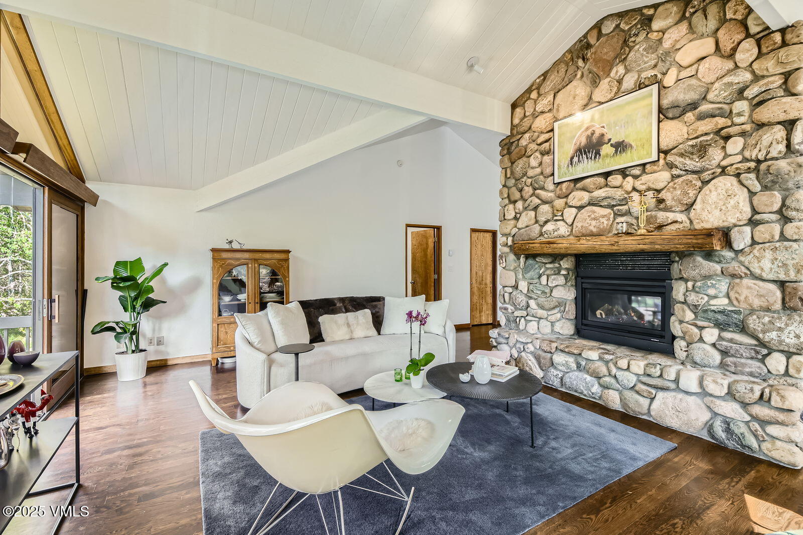 Edwards, Colorado 81632, United States, 3 Bedrooms Bedrooms, ,2 BathroomsBathrooms,Residential,Active,155940