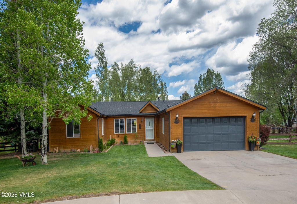 Photo of 248 Apache Drive, Gypsum, CO 81637 (MLS # 1014201)