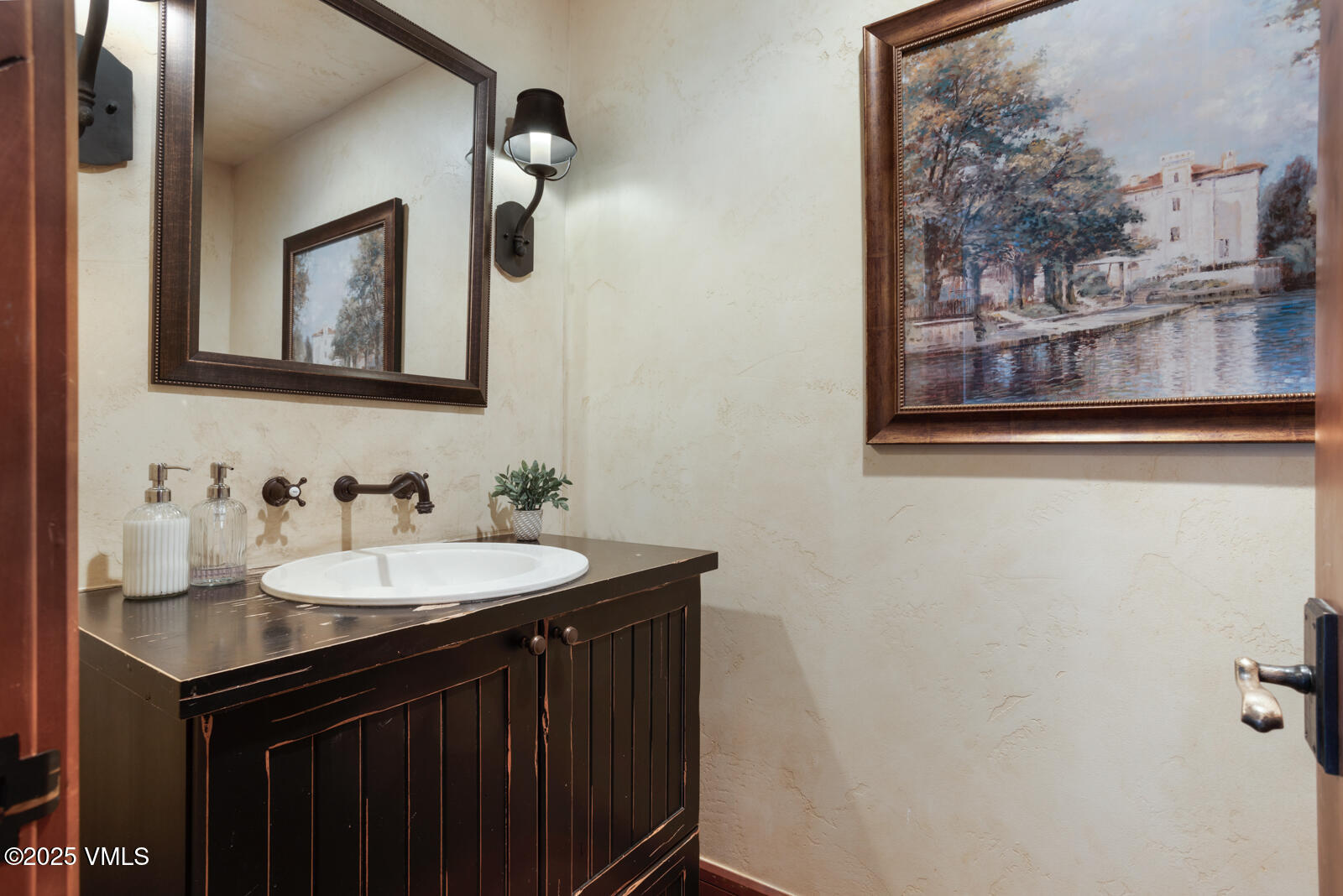 Gypsum, Colorado 81637, United States, 5 Bedrooms Bedrooms, ,6 BathroomsBathrooms,Residential,Active,90910