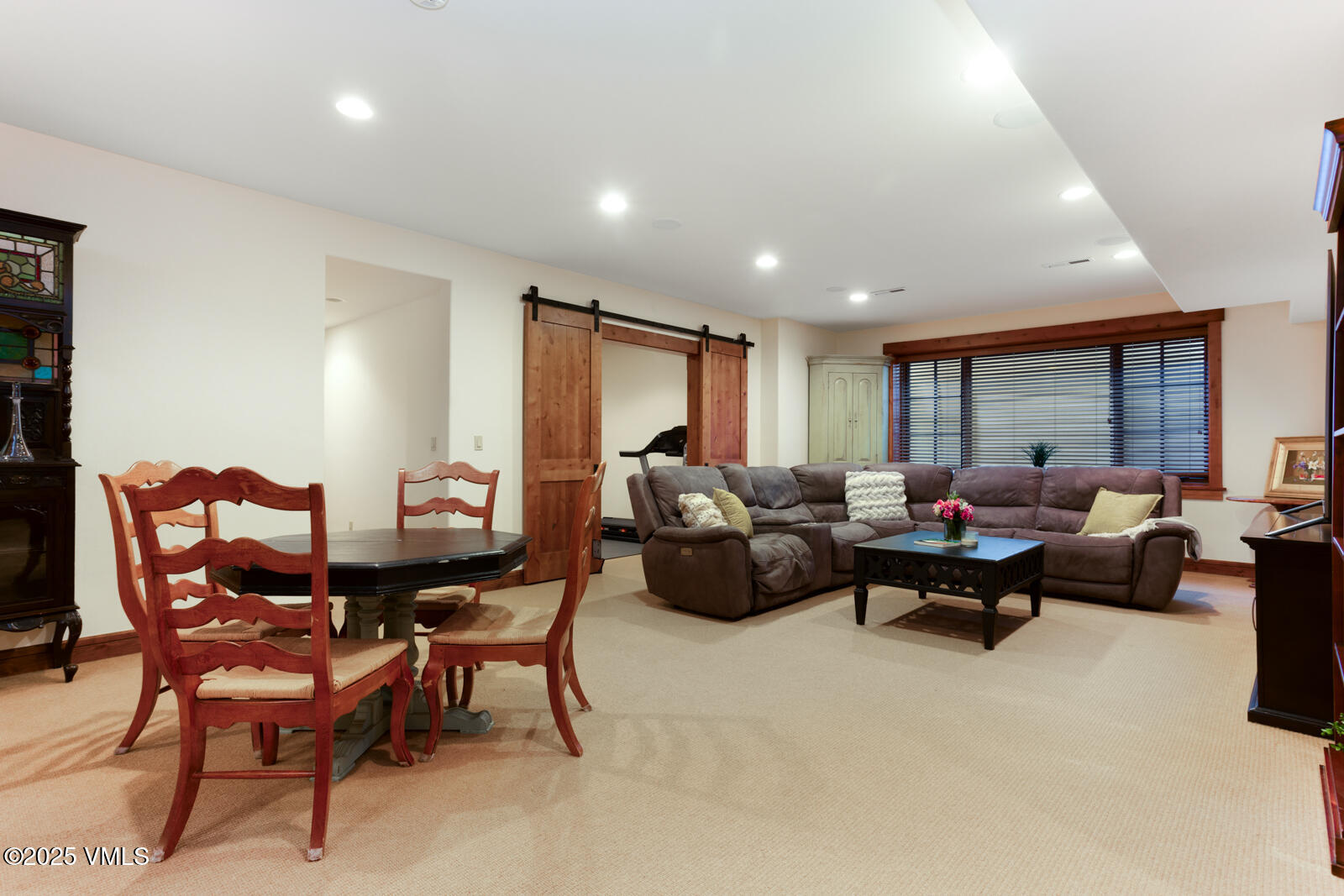 Gypsum, Colorado 81637, United States, 5 Bedrooms Bedrooms, ,6 BathroomsBathrooms,Residential,Active,90910