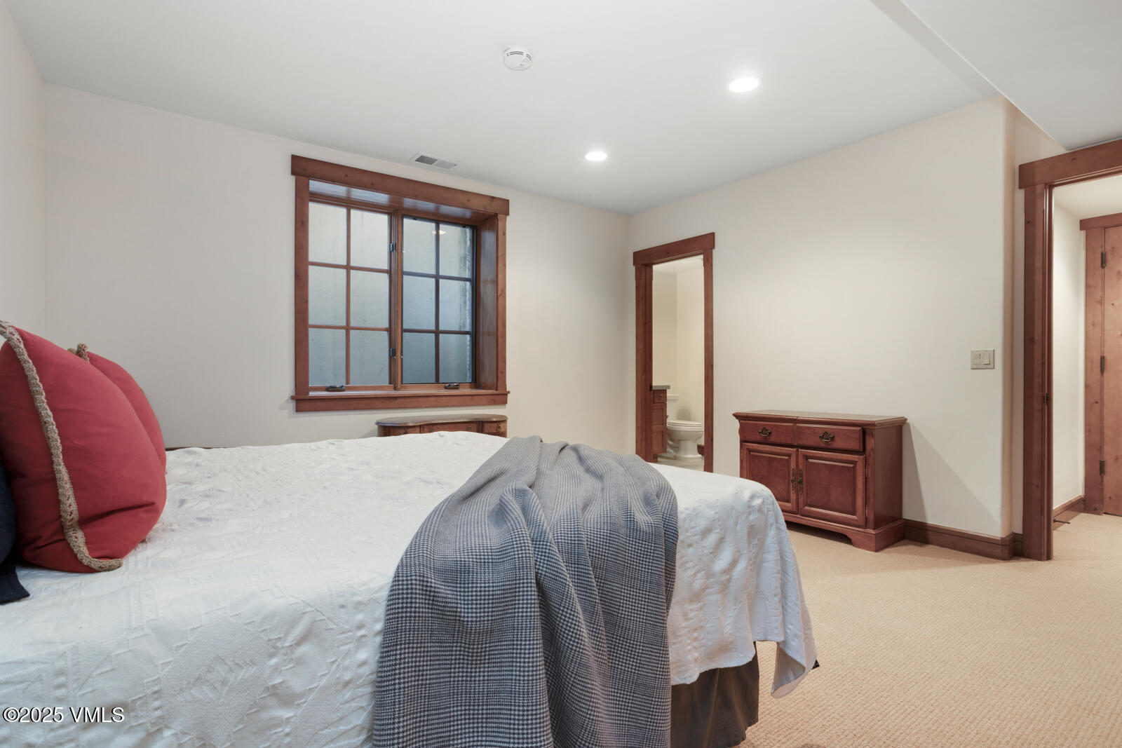 Gypsum, Colorado 81637, United States, 5 Bedrooms Bedrooms, ,6 BathroomsBathrooms,Residential,Active,90910