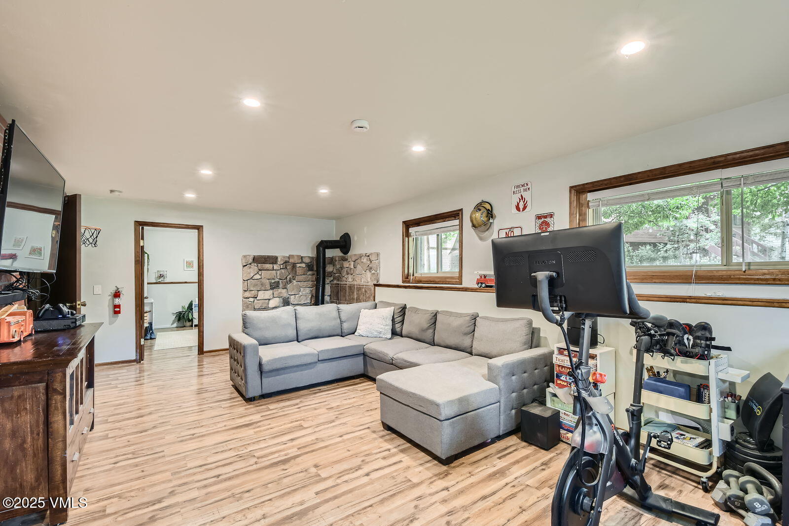 Eagle, Colorado 81631, United States, 4 Bedrooms Bedrooms, ,2 BathroomsBathrooms,Residential,Active,160022