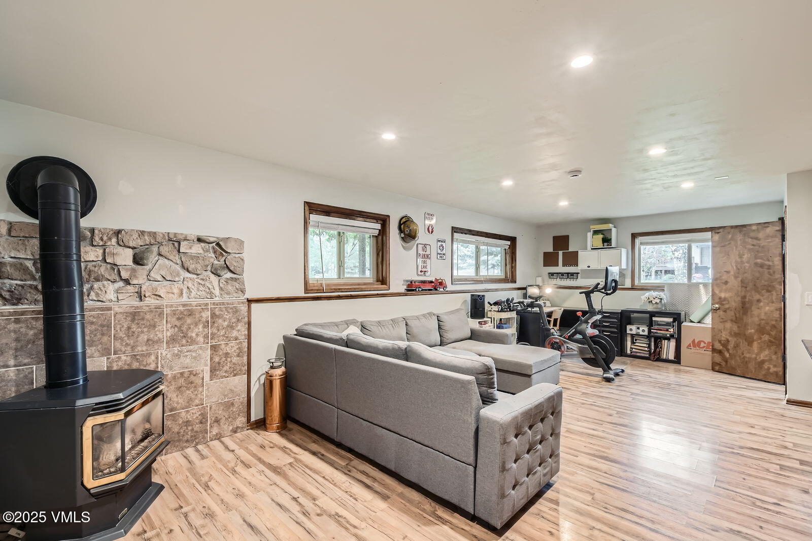 Eagle, Colorado 81631, United States, 4 Bedrooms Bedrooms, ,2 BathroomsBathrooms,Residential,Active,160022