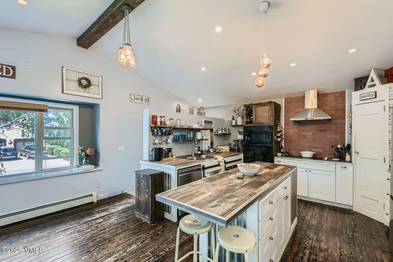 Eagle, Colorado 81631, United States, 4 Bedrooms Bedrooms, ,2 BathroomsBathrooms,Residential,Active,160022