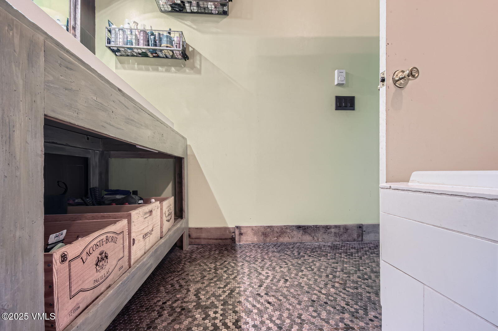 Eagle, Colorado 81631, United States, 4 Bedrooms Bedrooms, ,2 BathroomsBathrooms,Residential,Active,160022