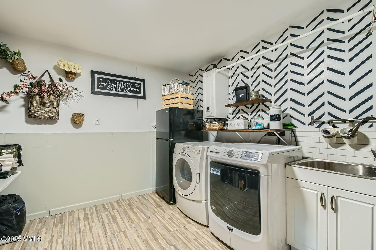 Eagle, Colorado 81631, United States, 4 Bedrooms Bedrooms, ,2 BathroomsBathrooms,Residential,Active,160022