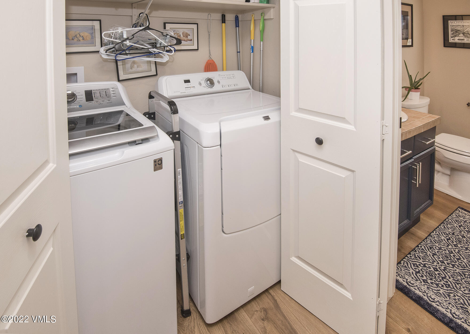 Edwards, Colorado 81632, United States, 4 Bedrooms Bedrooms, ,4 BathroomsBathrooms,Residential,Pending,88892